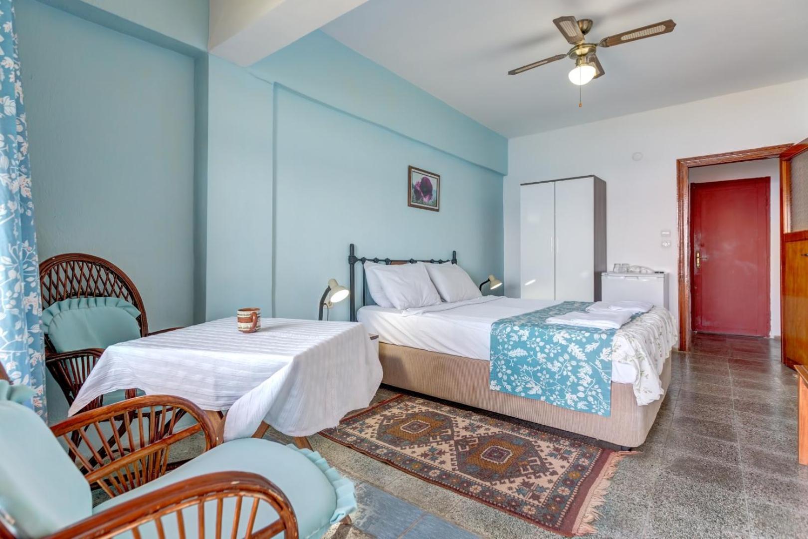 Double Room - Photo 6