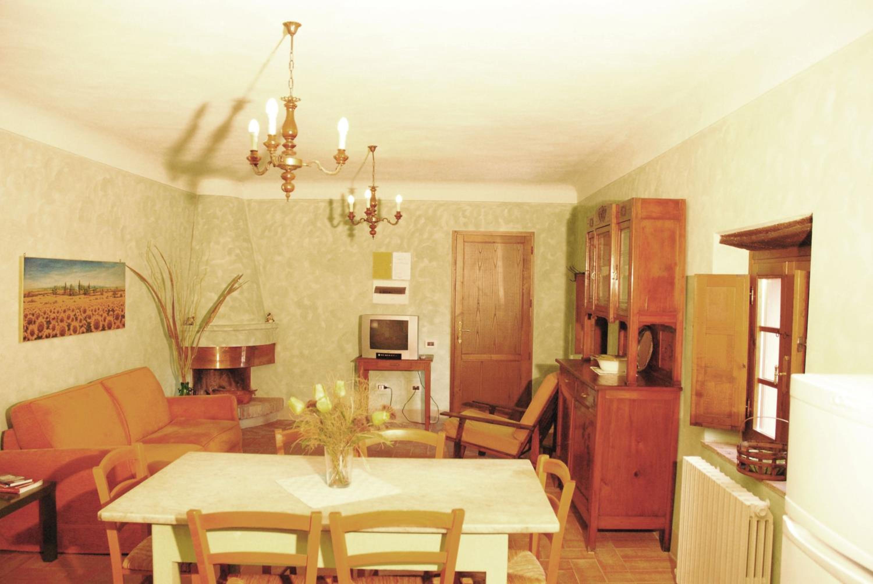 Apartment with Mountain View photo 2