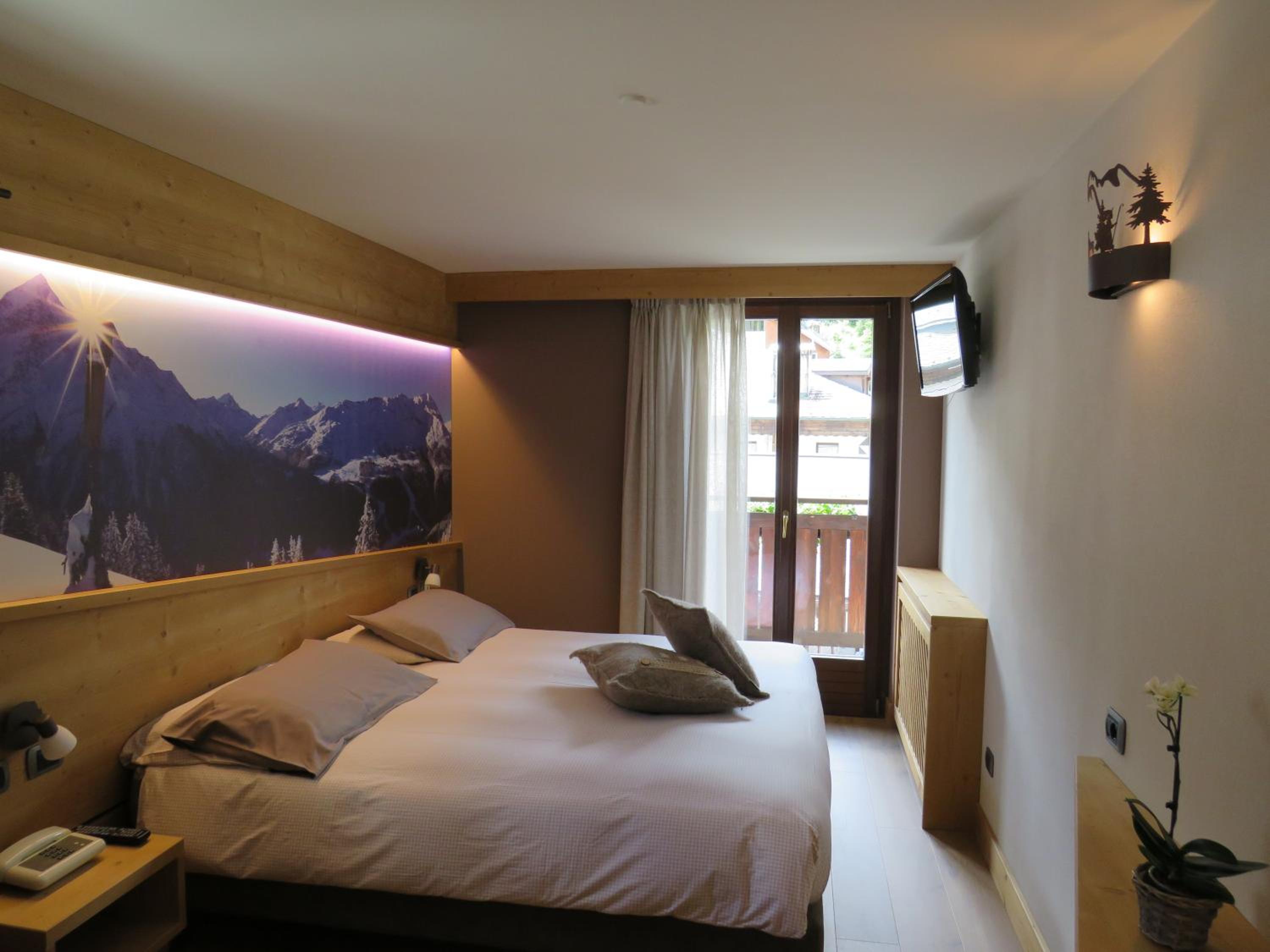 Deluxe Double or Twin Room with Balcony photo 3