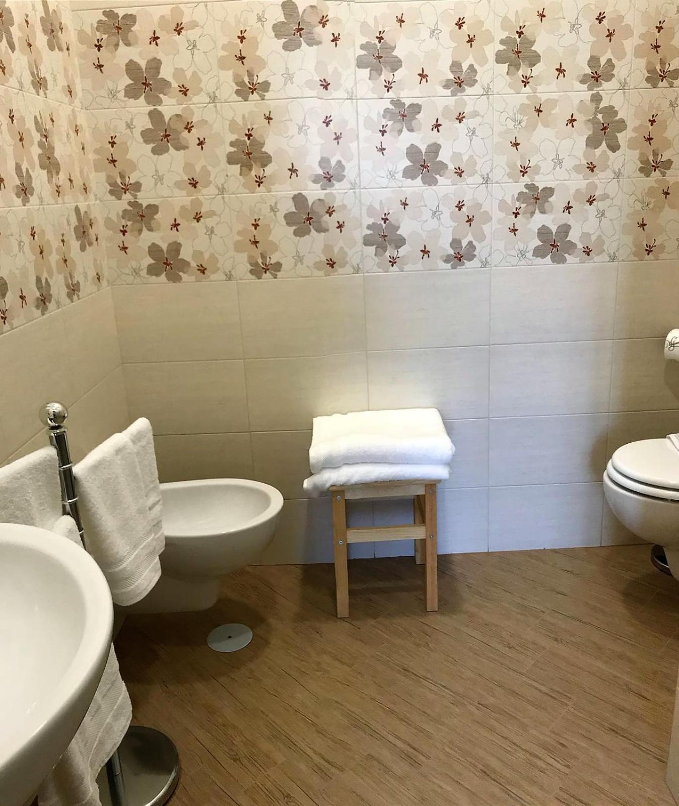 Triple Room with View - Photo 15