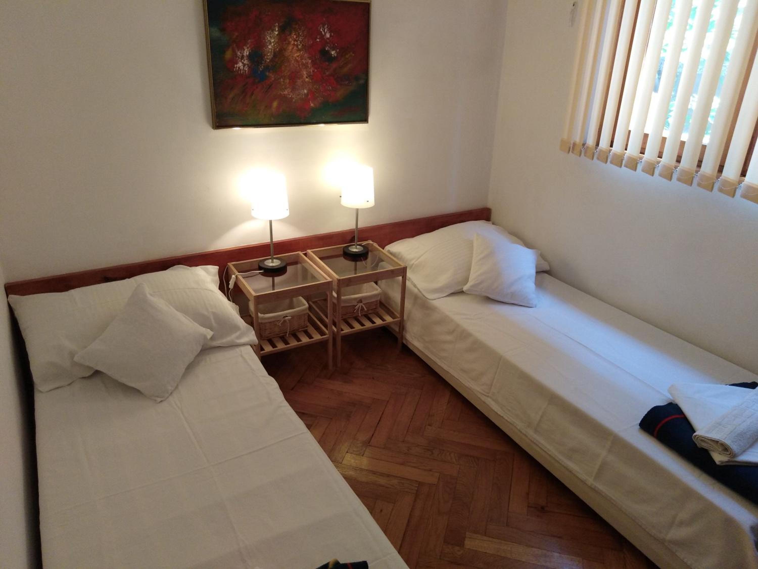 Apartment photo 2