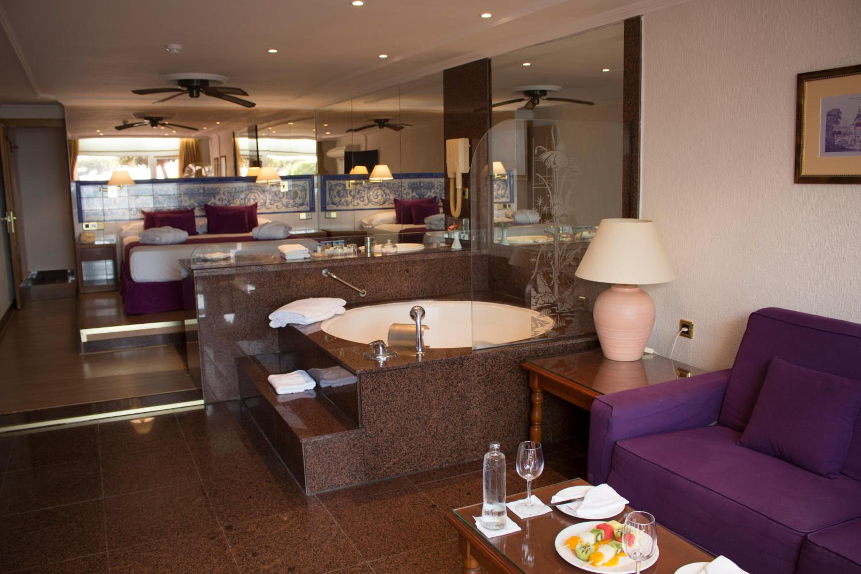 Suite - Photo 6