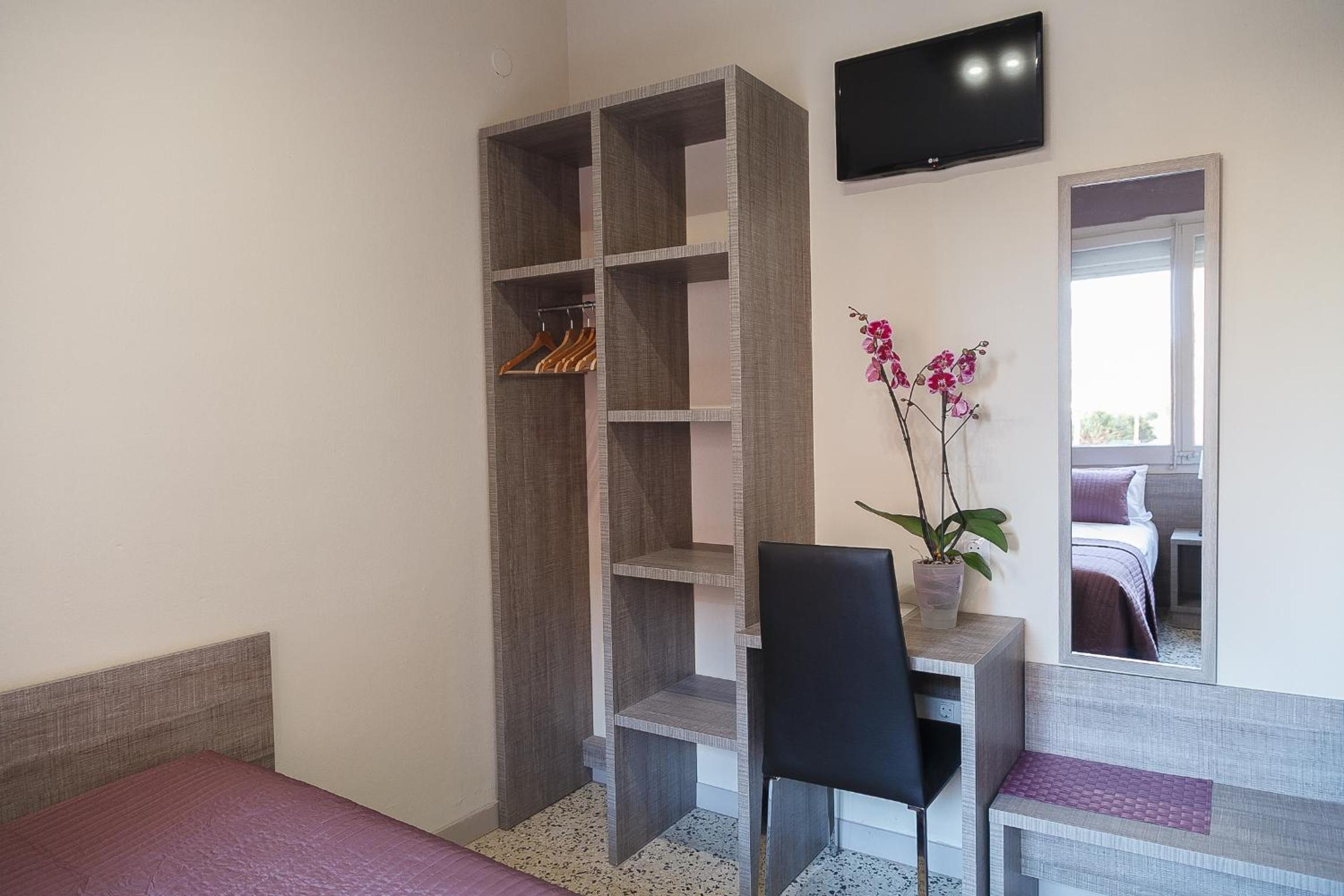 Classic Quadruple Room - Photo 5
