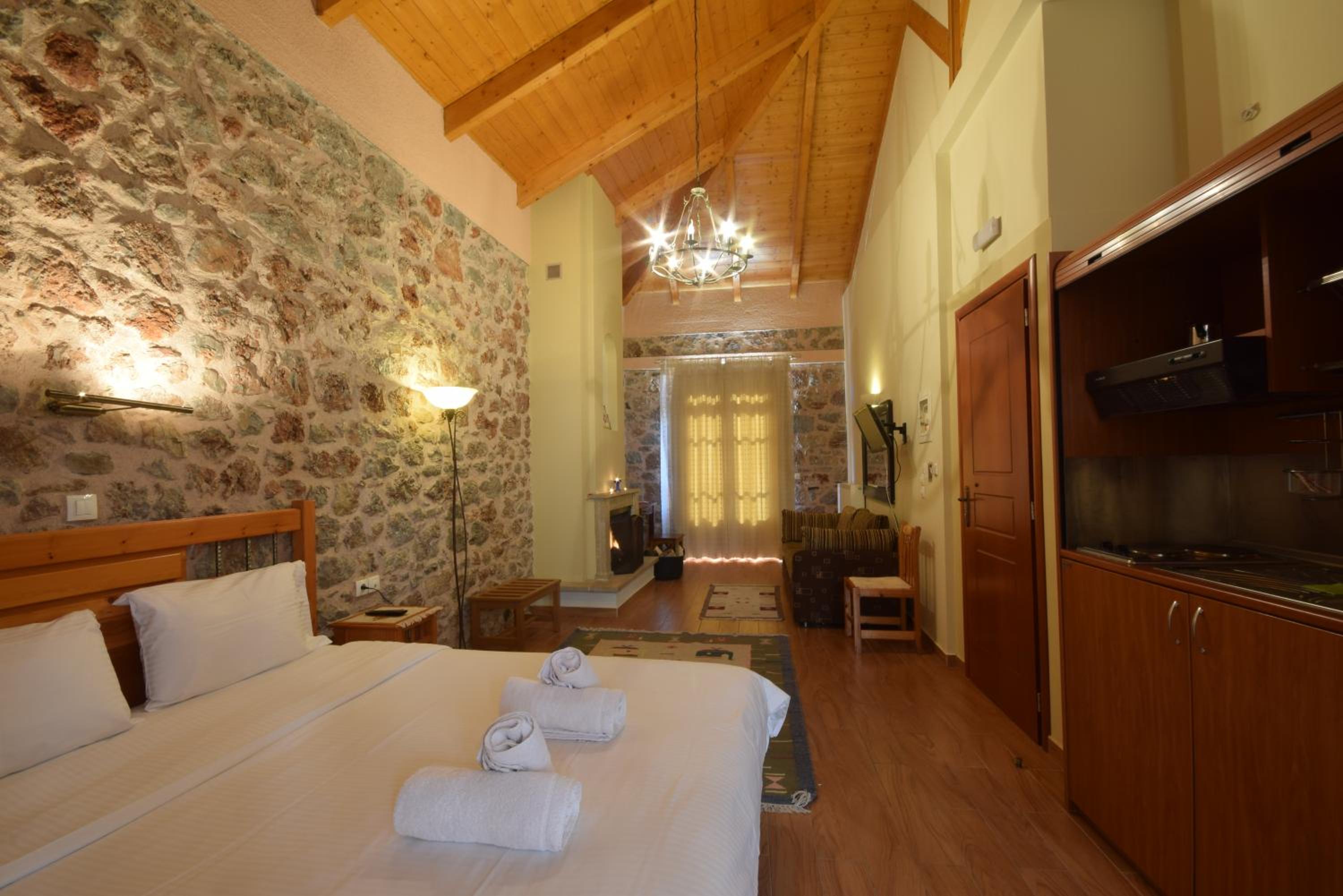 Junior Suite with Fireplace - Photo 2