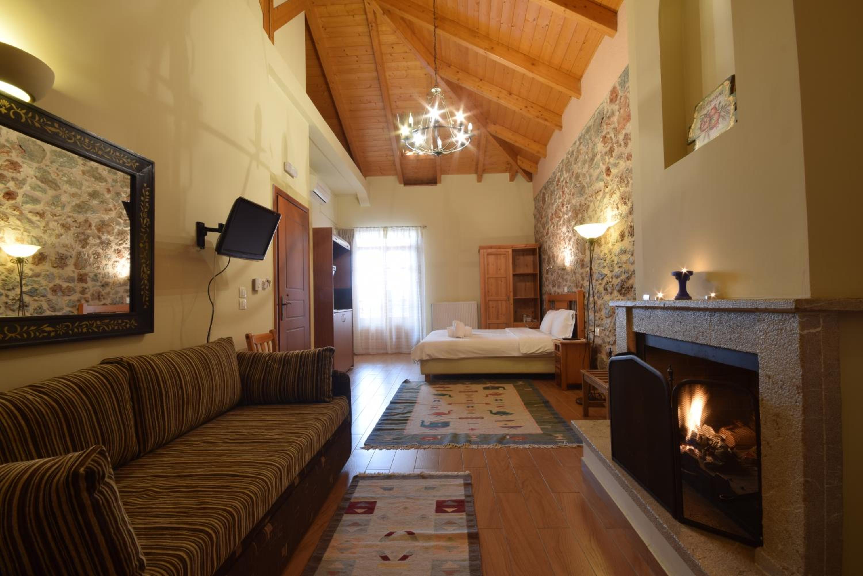 Junior Suite with Fireplace - Photo 4