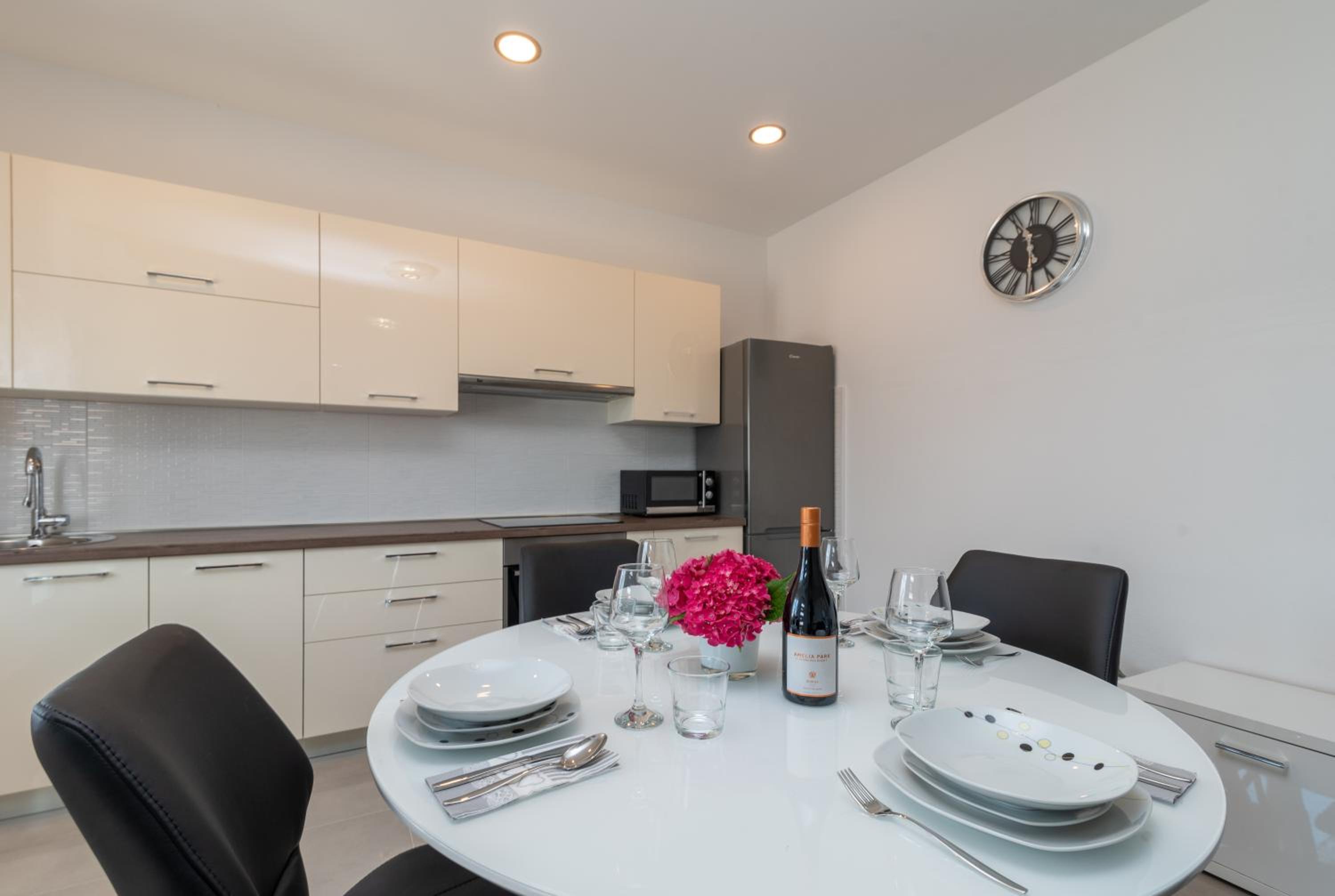 Apartment - Photo 25