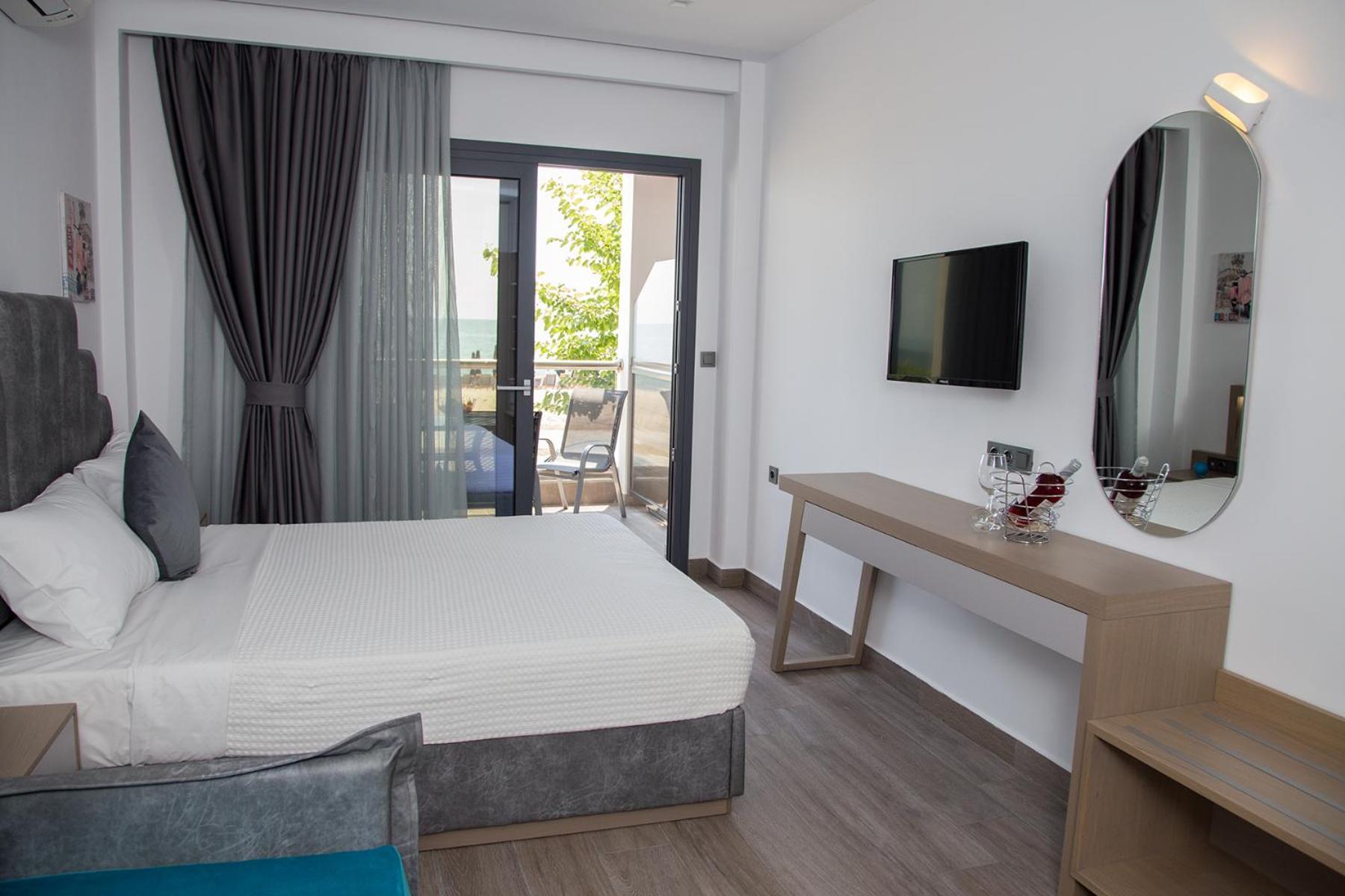 Junior Suite with Sea View - Photo 6