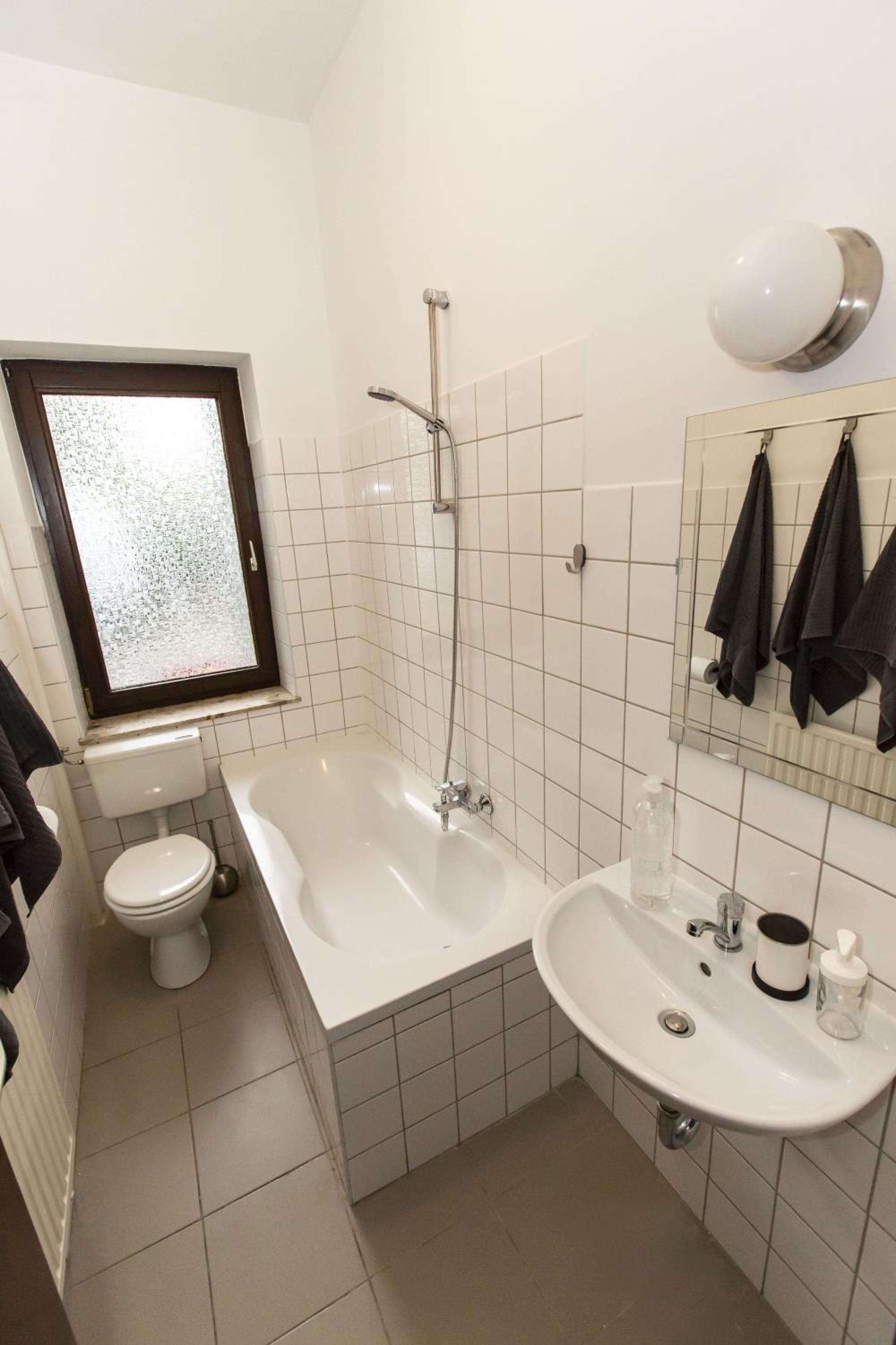 Three-Bedroom Apartment - Photo 14