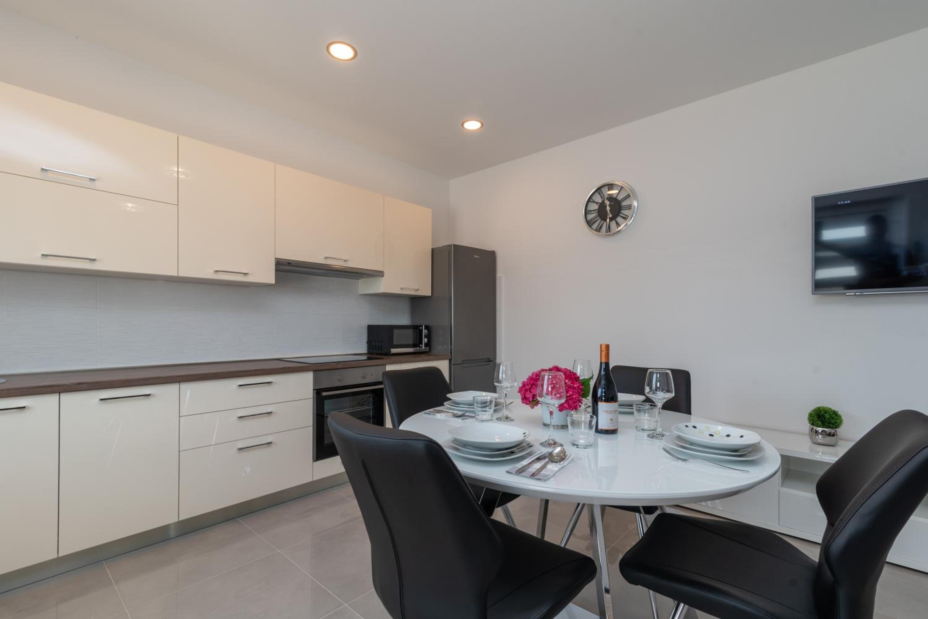 Apartment - Photo 26