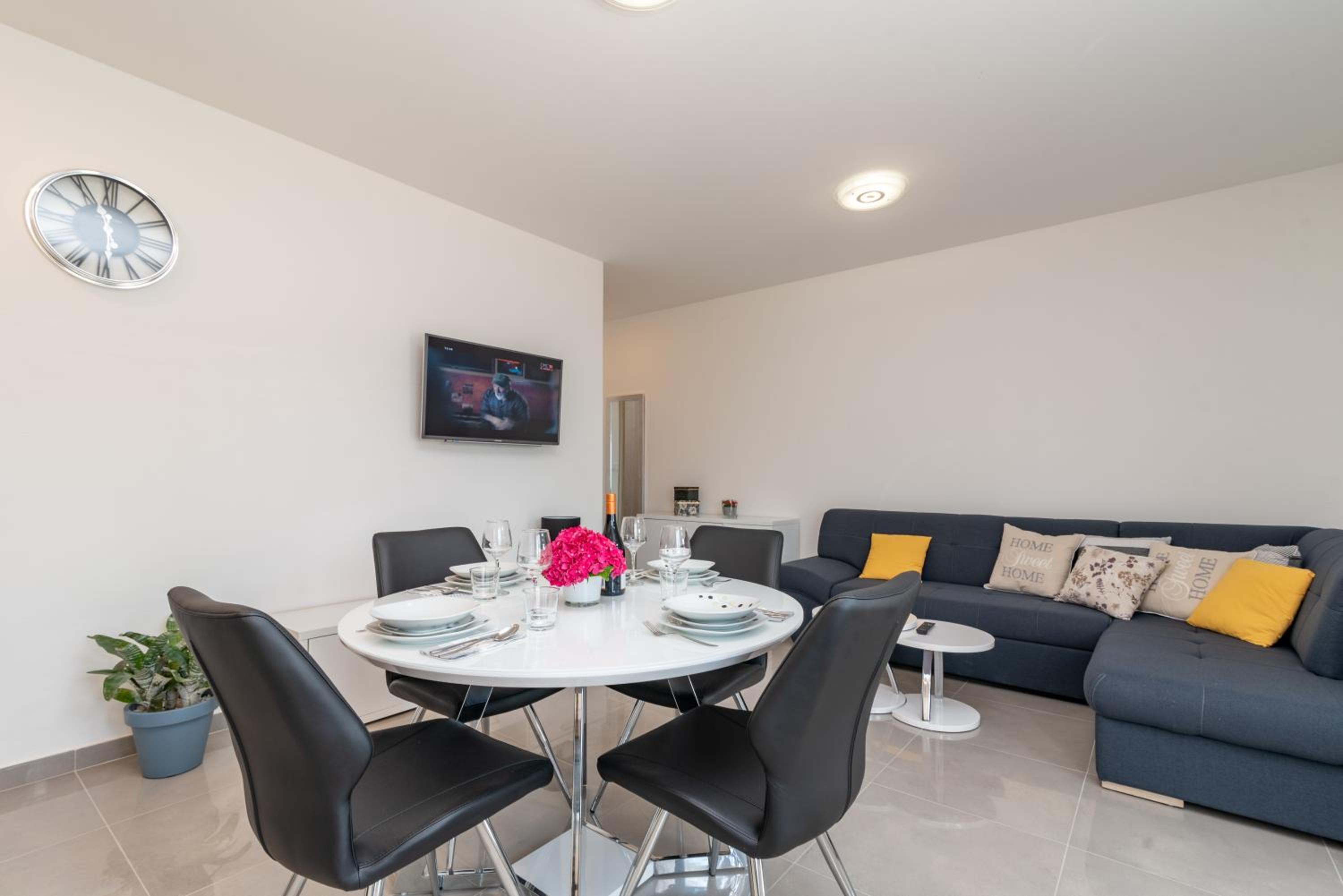 Apartment - Photo 4