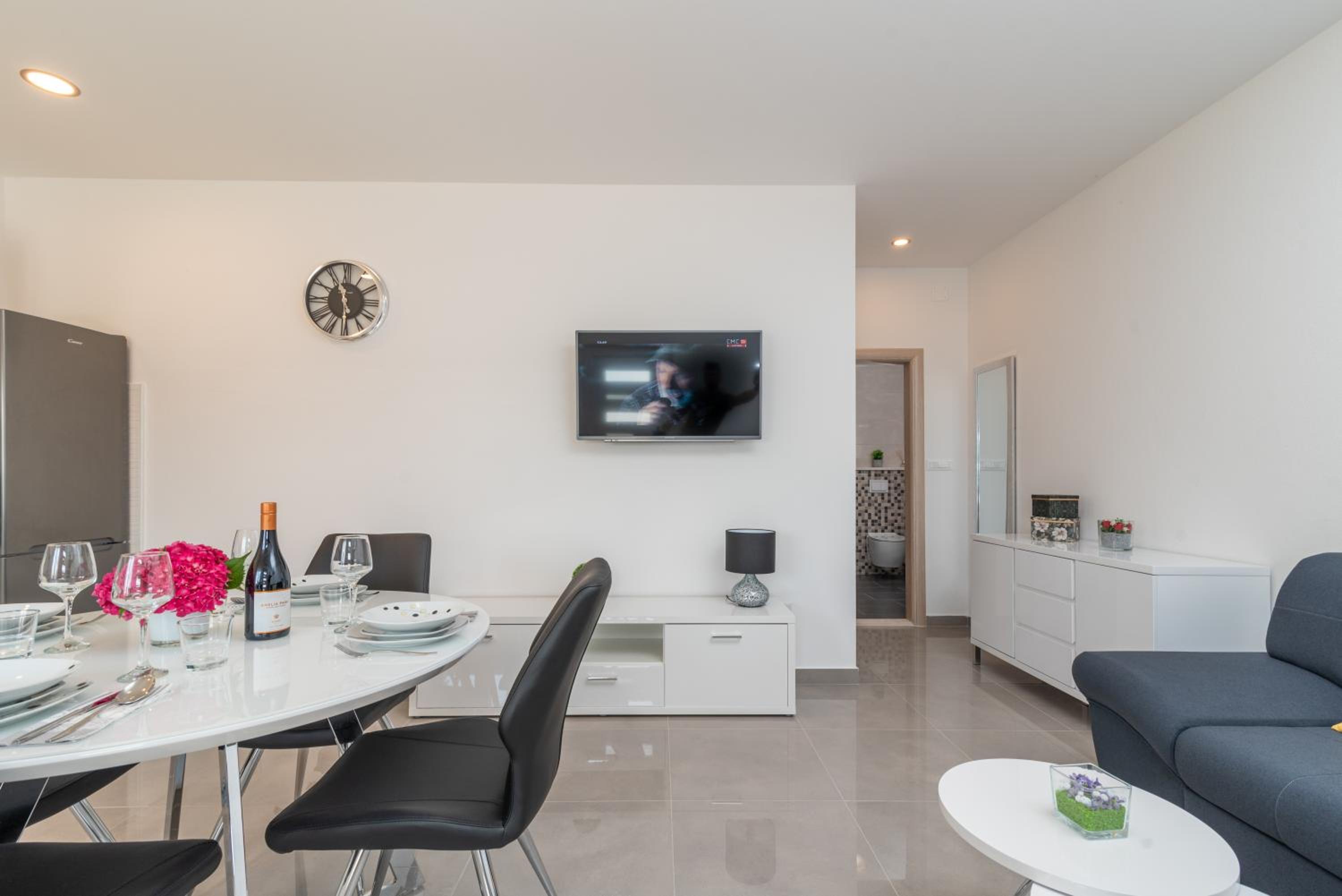 Apartment - Photo 5