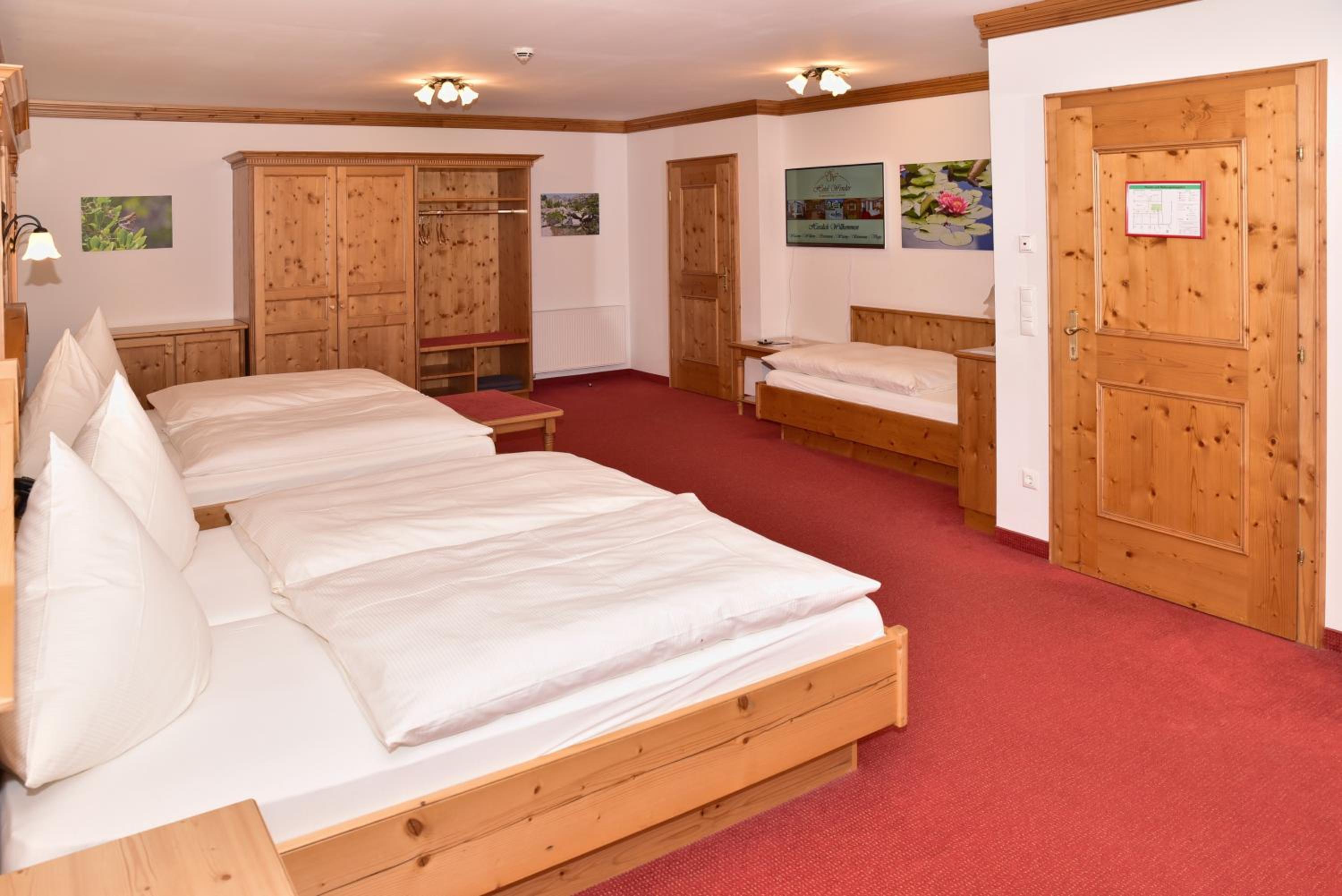 Quintuple Room (5 Adults) photo 1