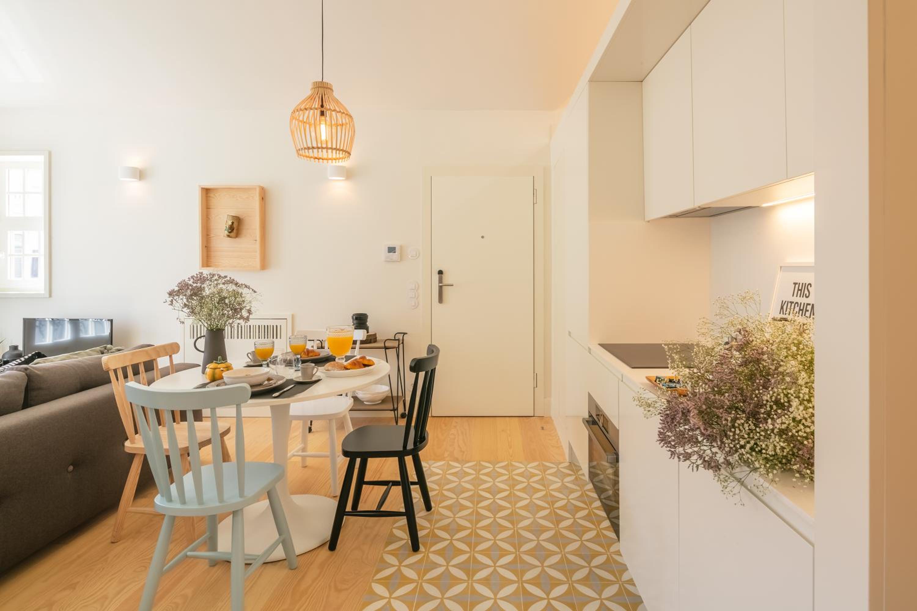 Deluxe One-Bedroom Apartment with Mezzanine - Top Floor photo 3