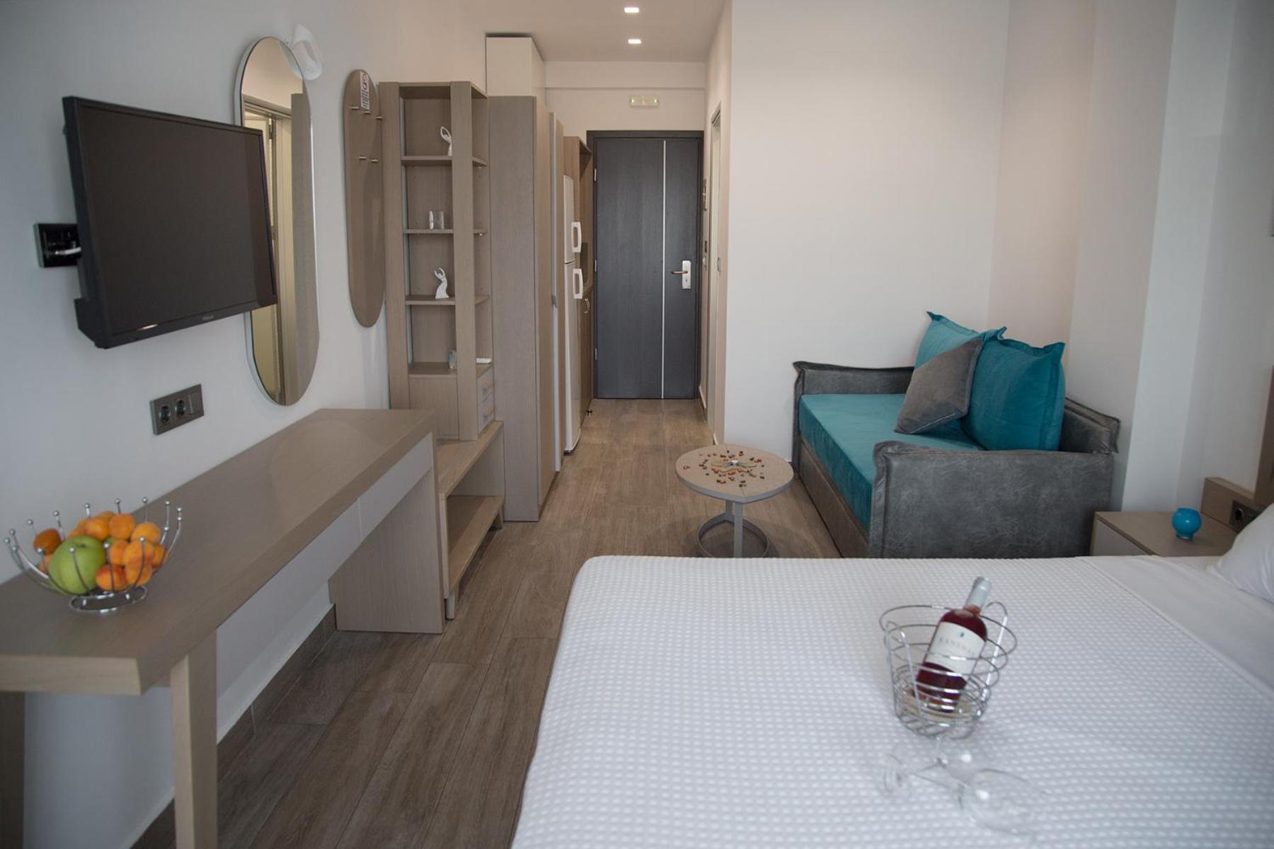 Junior Suite with Sea View - Photo 2