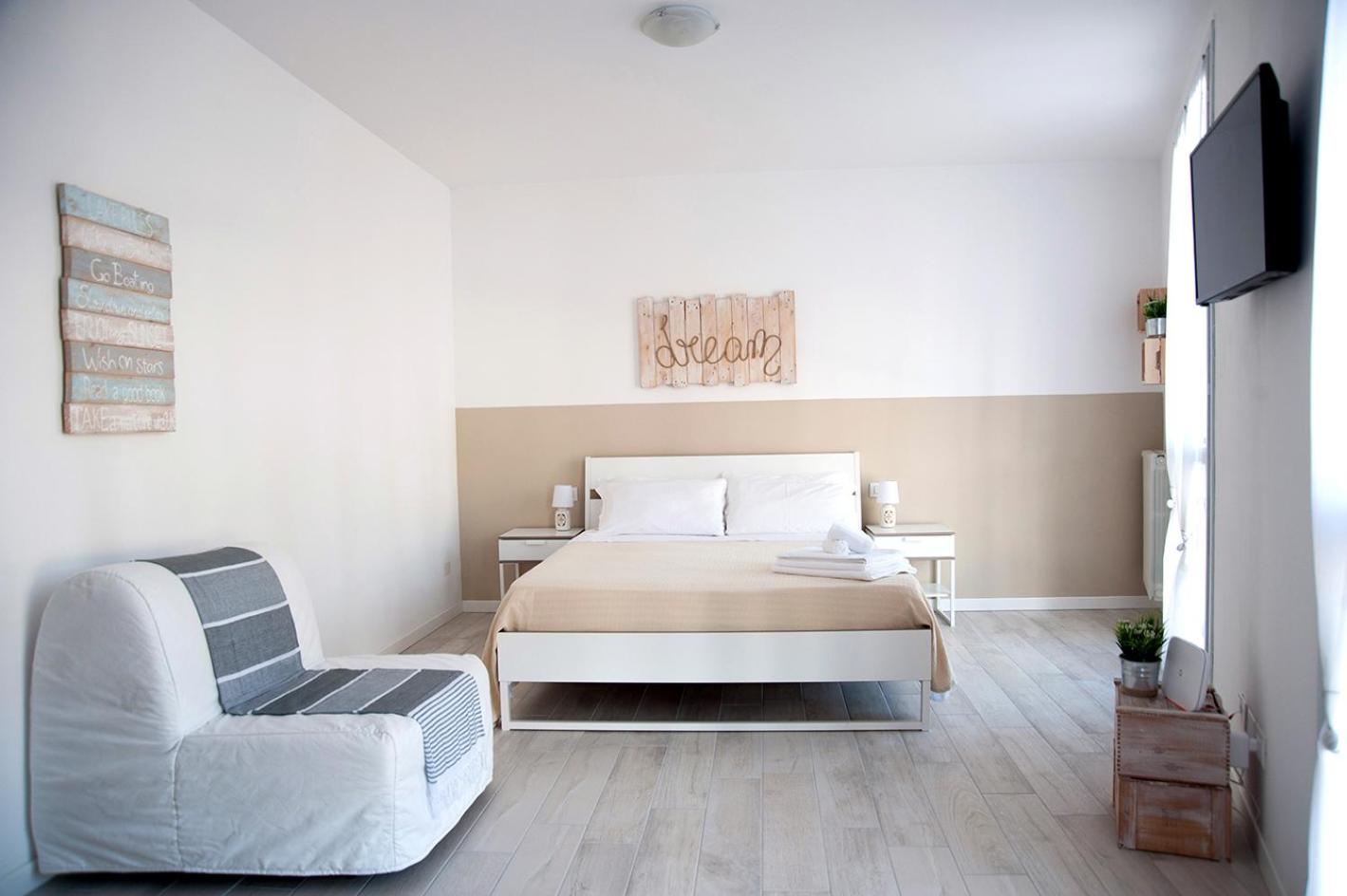 Apartment photo 2