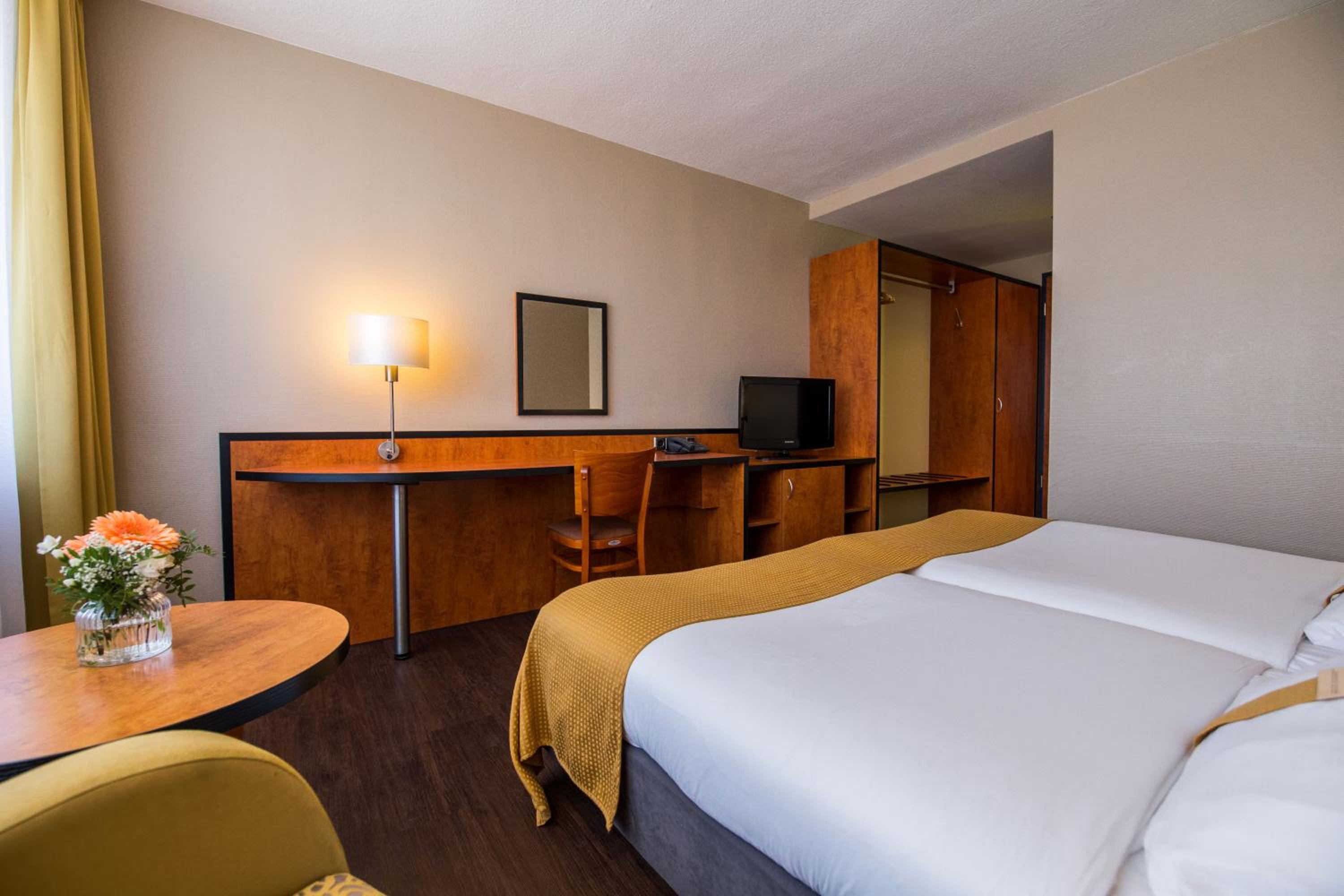 Standard Double Room - Photo 4