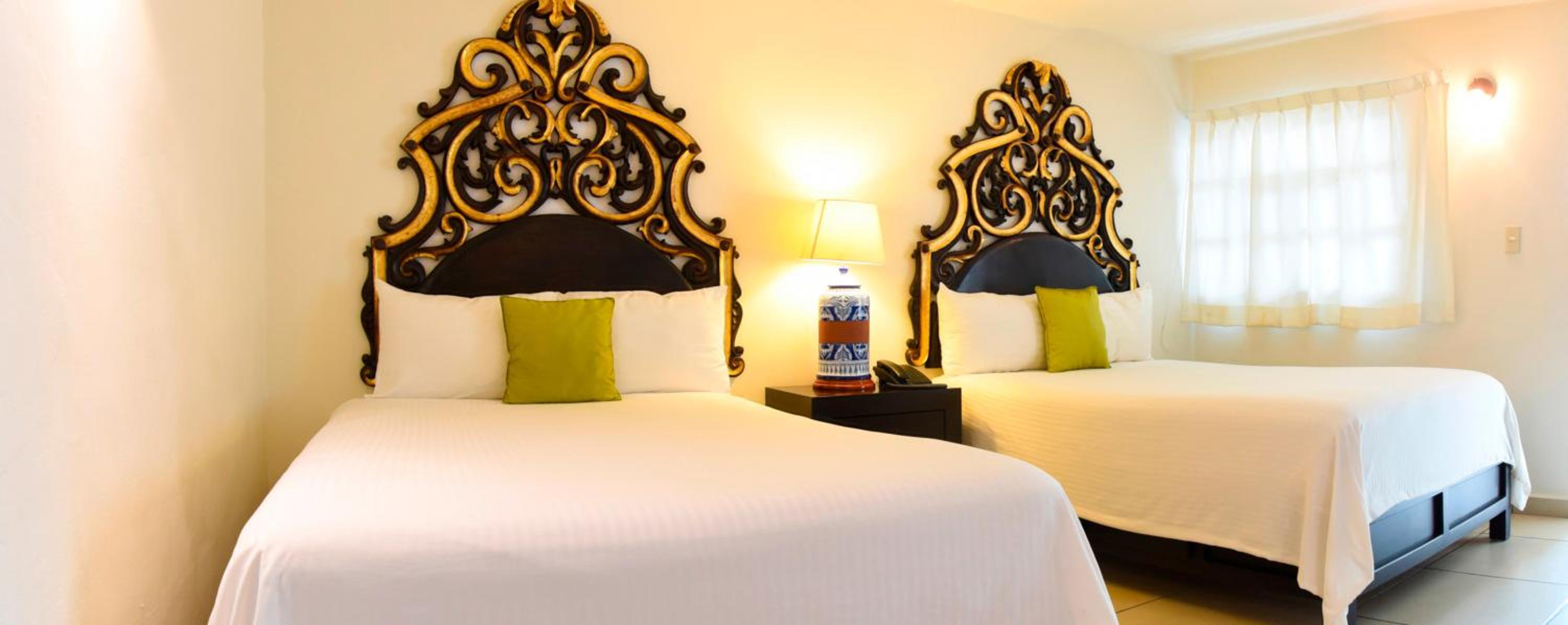 Double Room with Two Double Beds - Photo 12