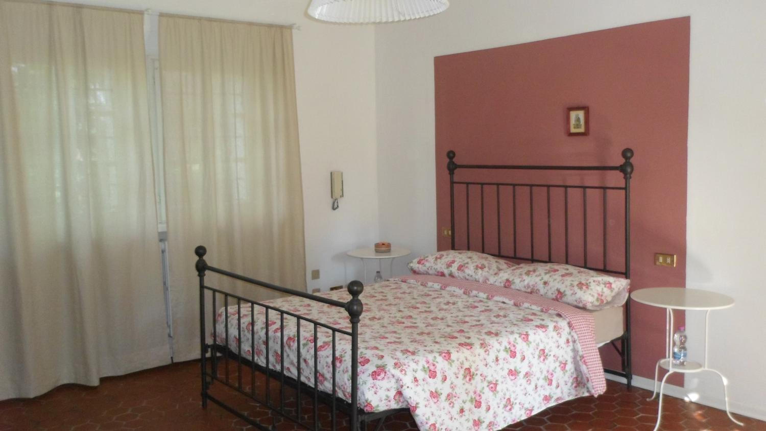 Large Double Room photo 1