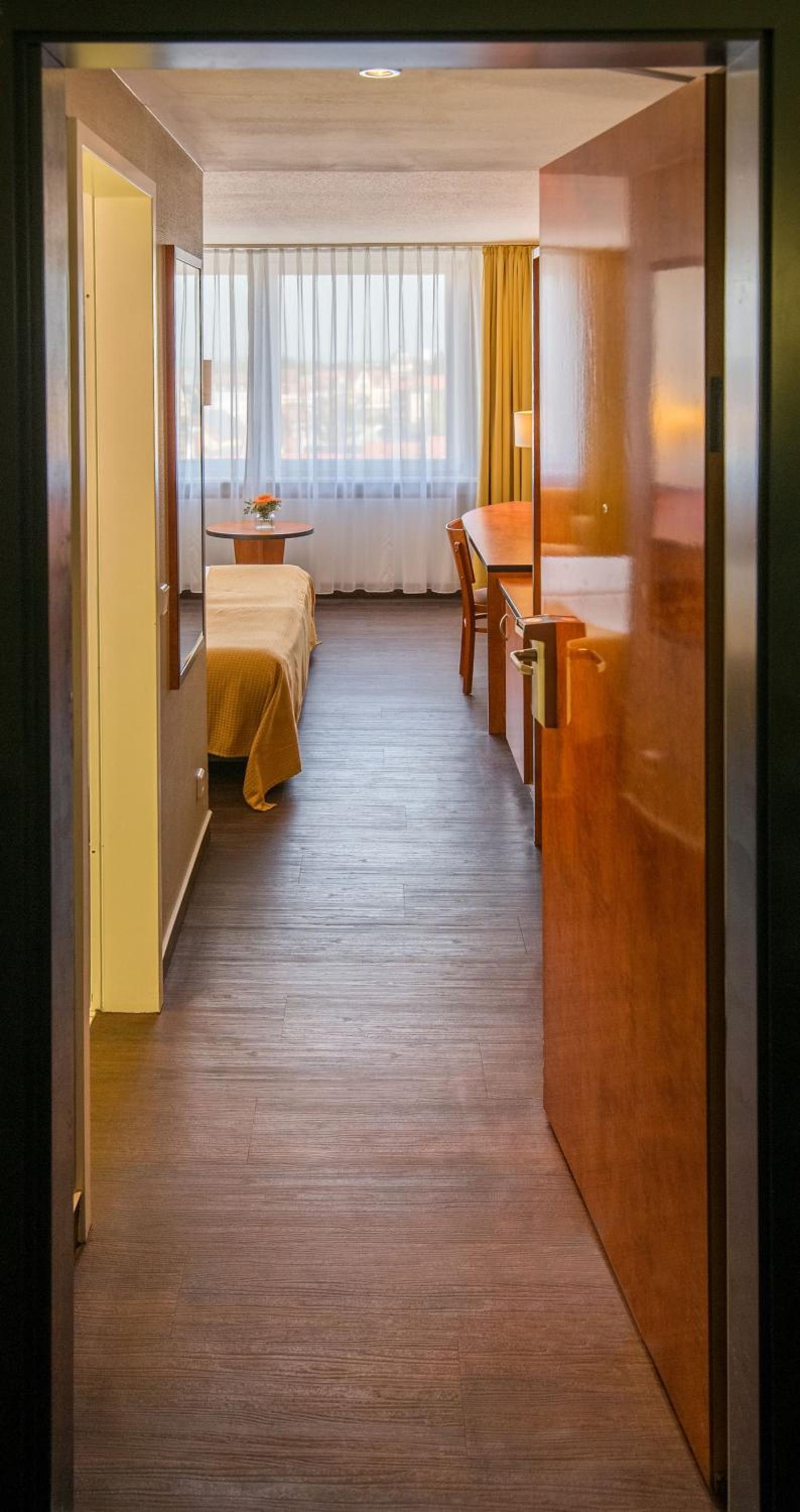 Standard Double Room - Photo 2