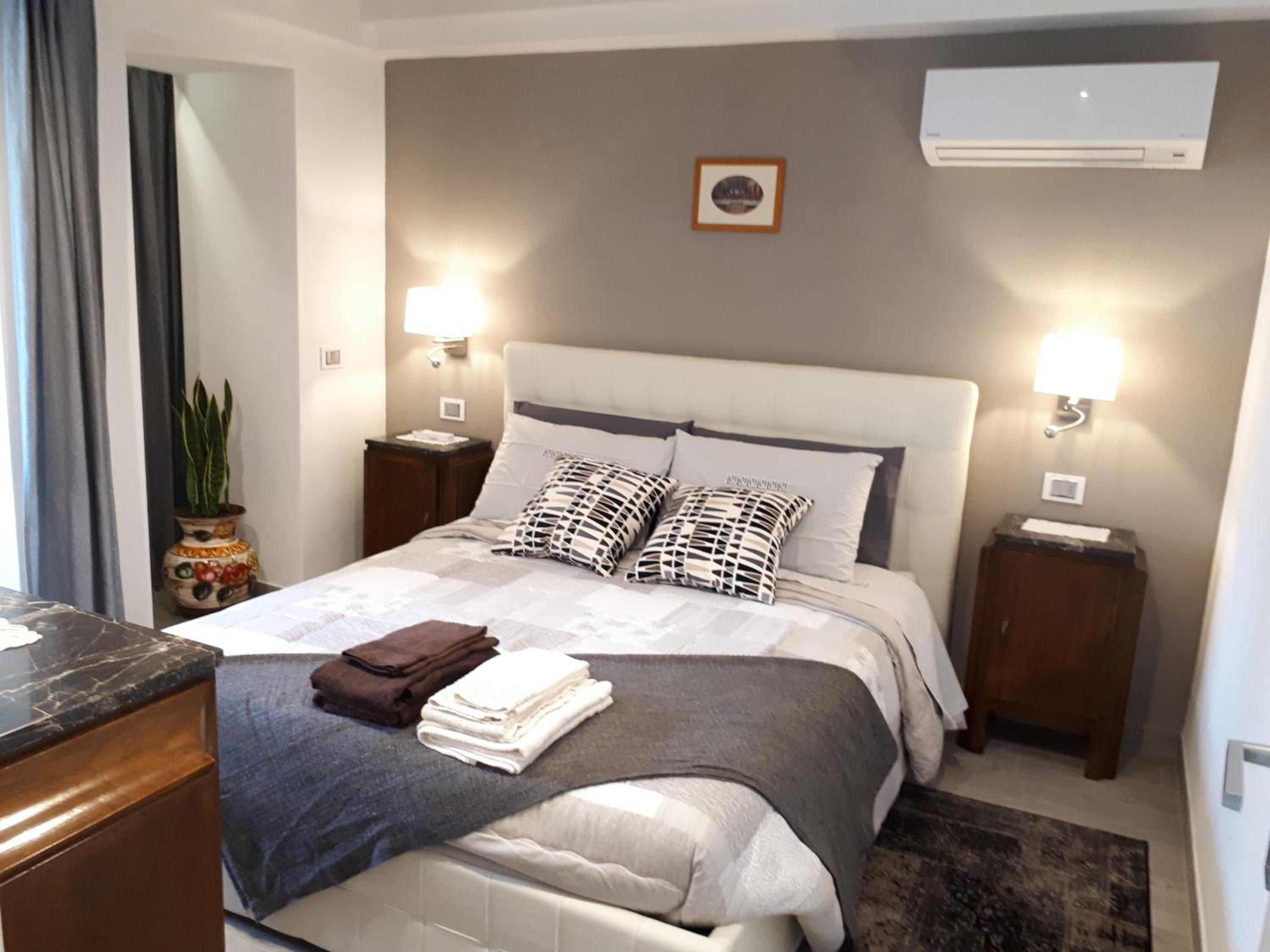 One-Bedroom House - Photo 13