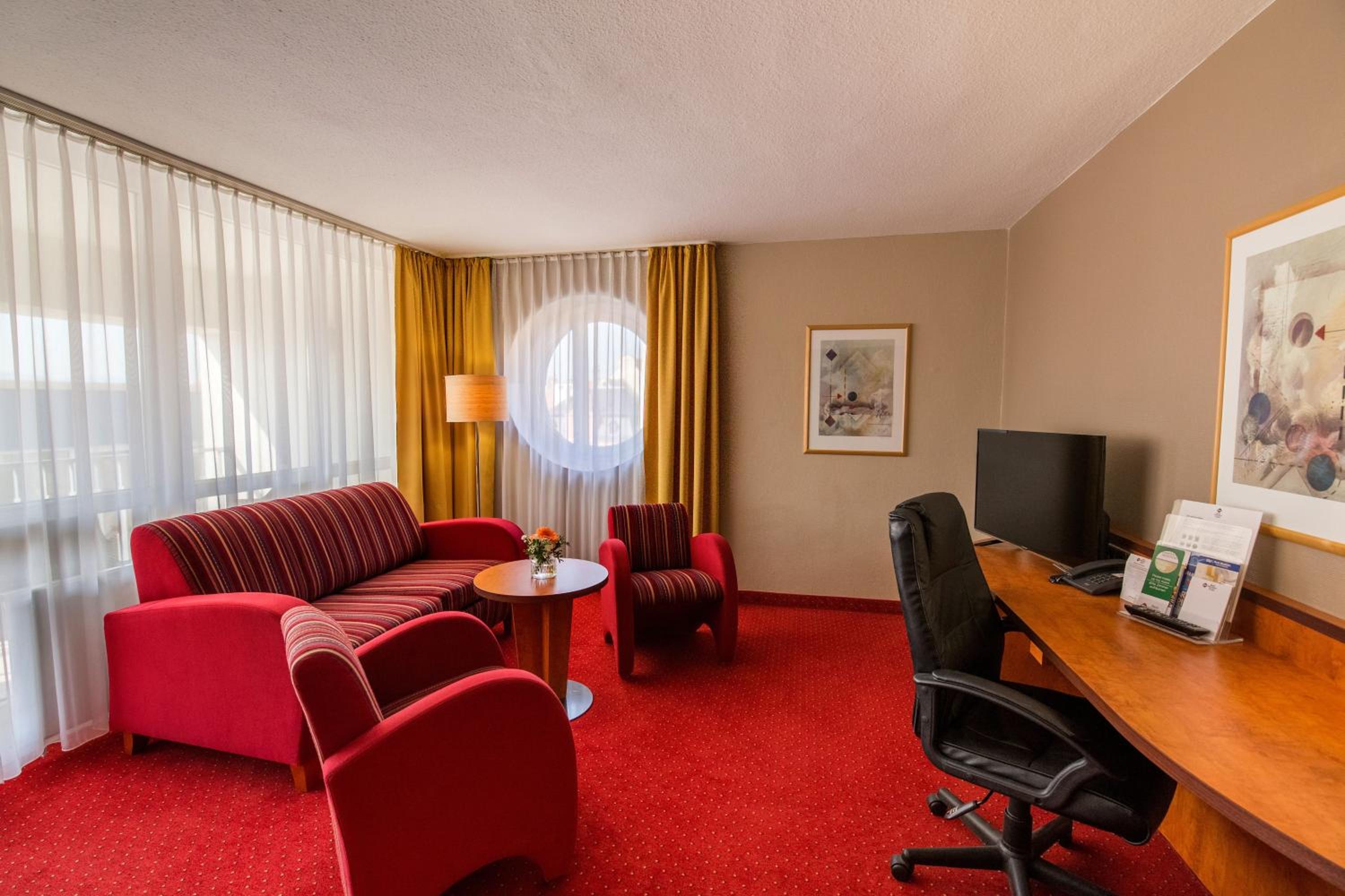King Suite with Balcony - Photo 12