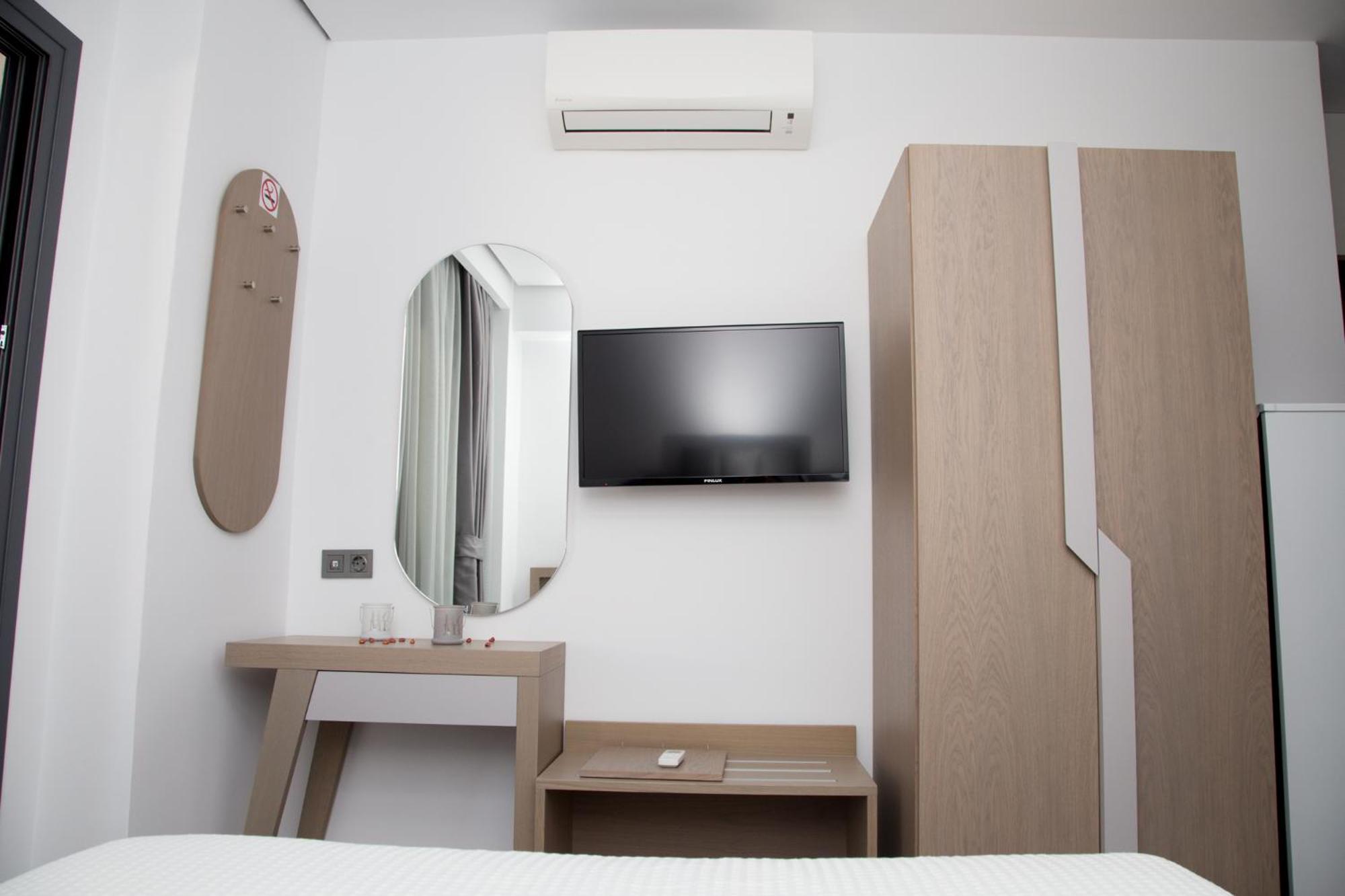 Double Room with Mountain View - Photo 1