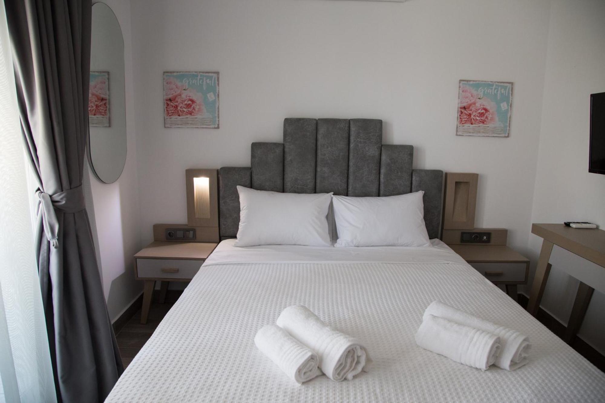 Double Room with Mountain View - Photo 5