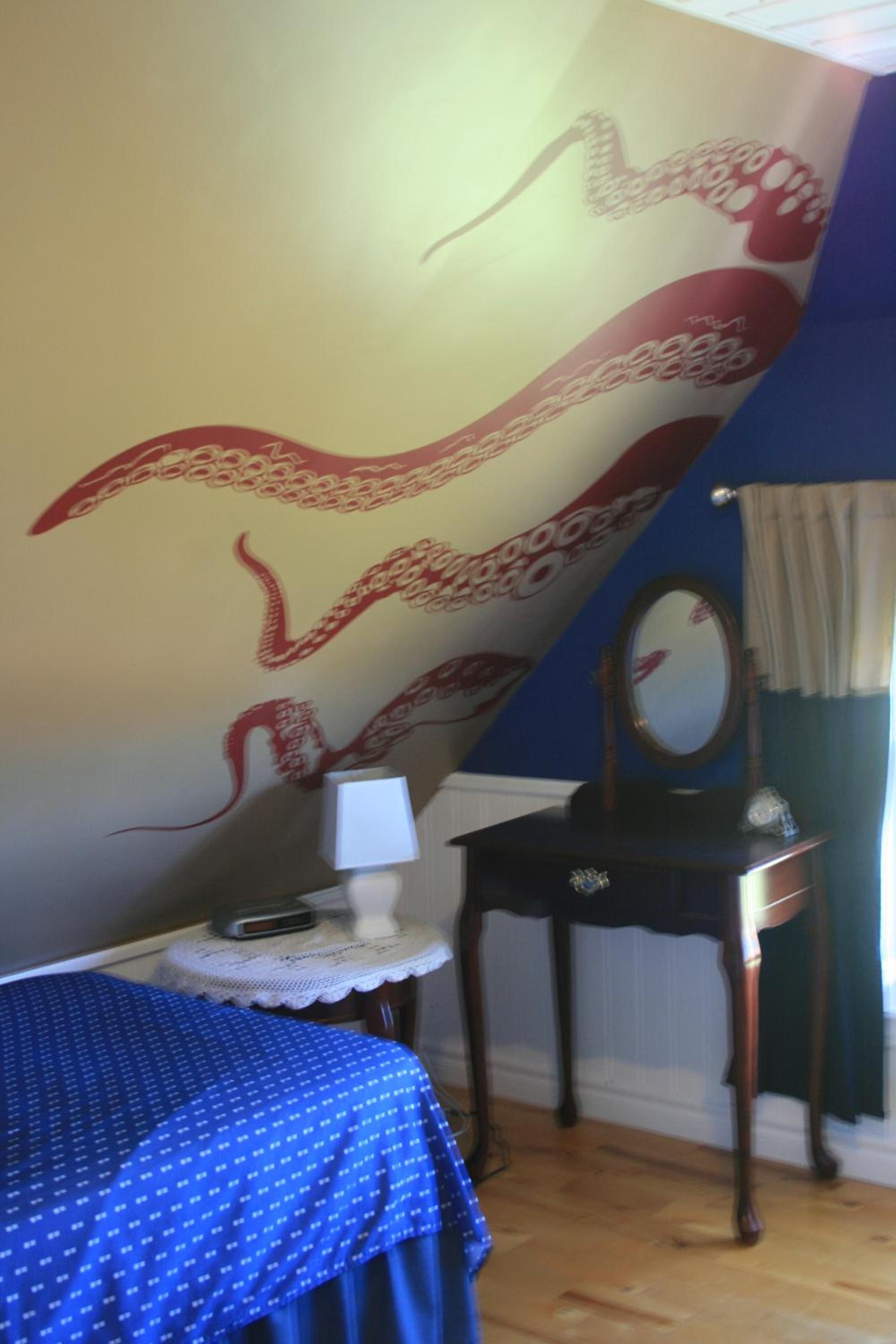 Three-Bedroom House photo 1