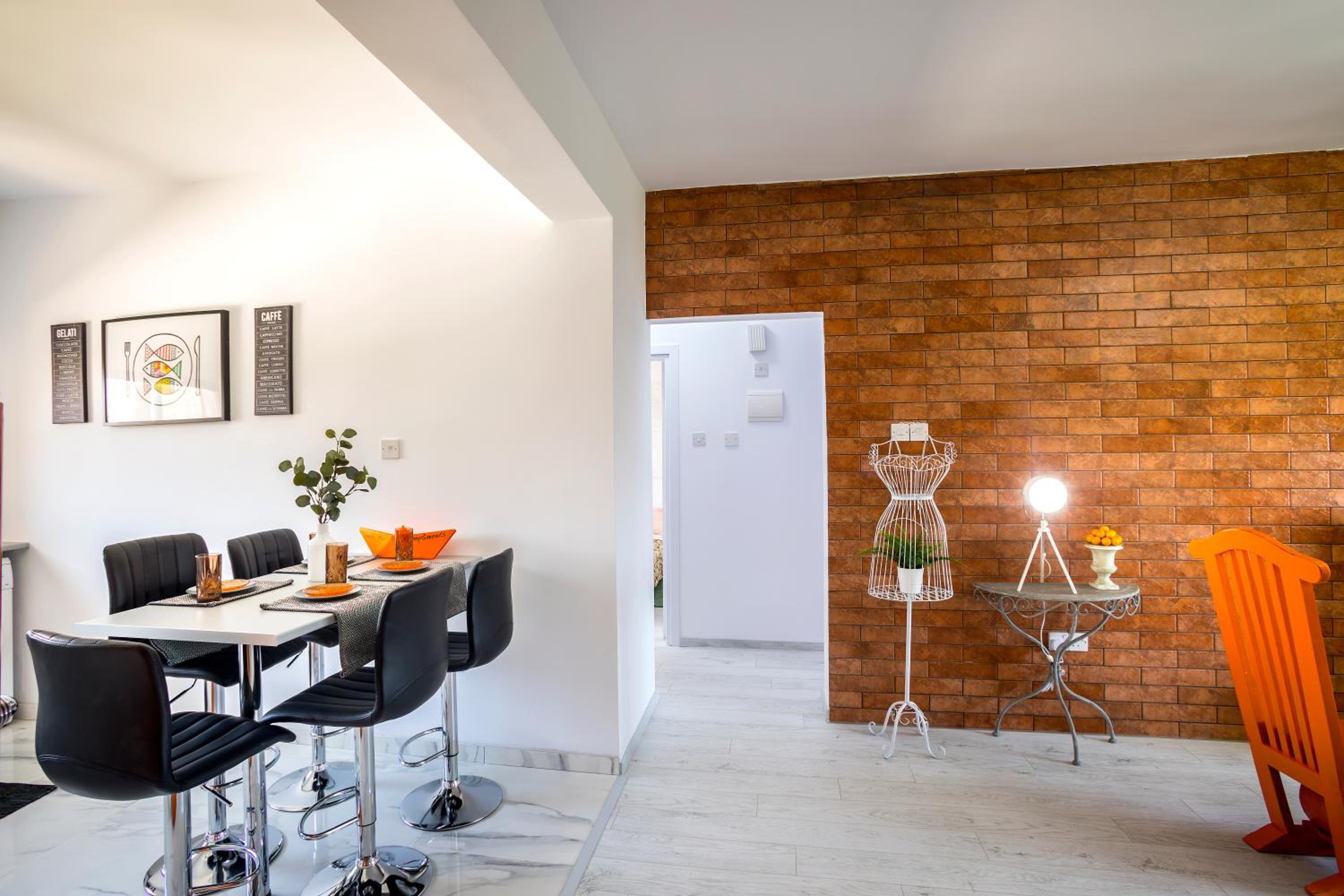 Hipster Two Bedroom Apartment D418 - Photo 6