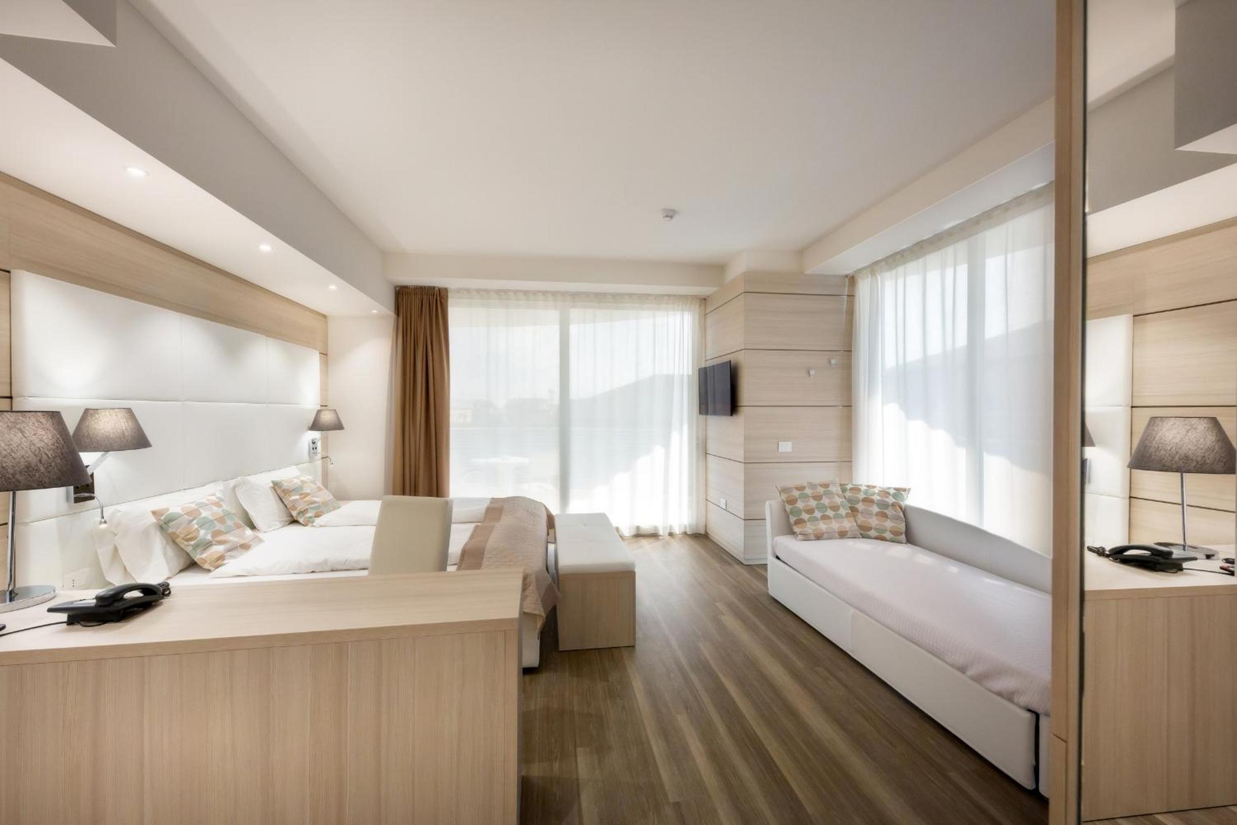 Superior Quadruple Room photo 3