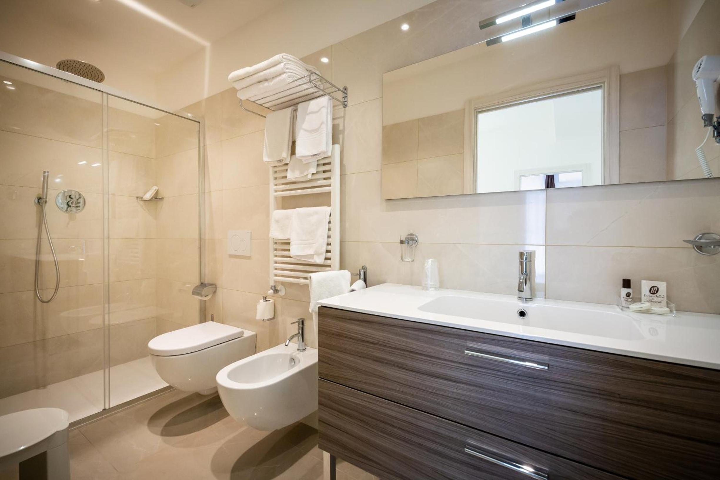 Superior Quadruple Room photo 2