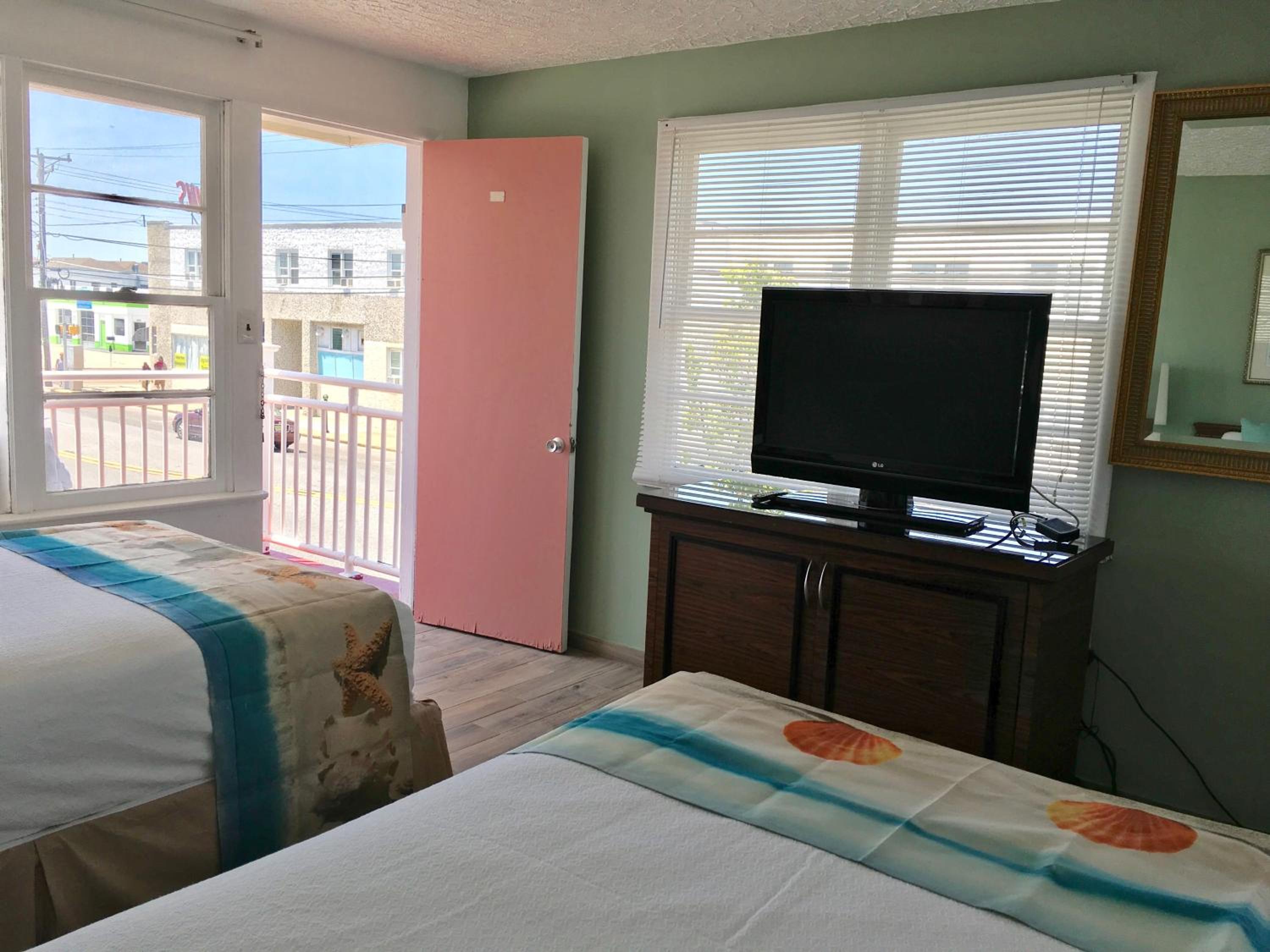 Standard Room with Two Double Beds and Kitchenette photo 1