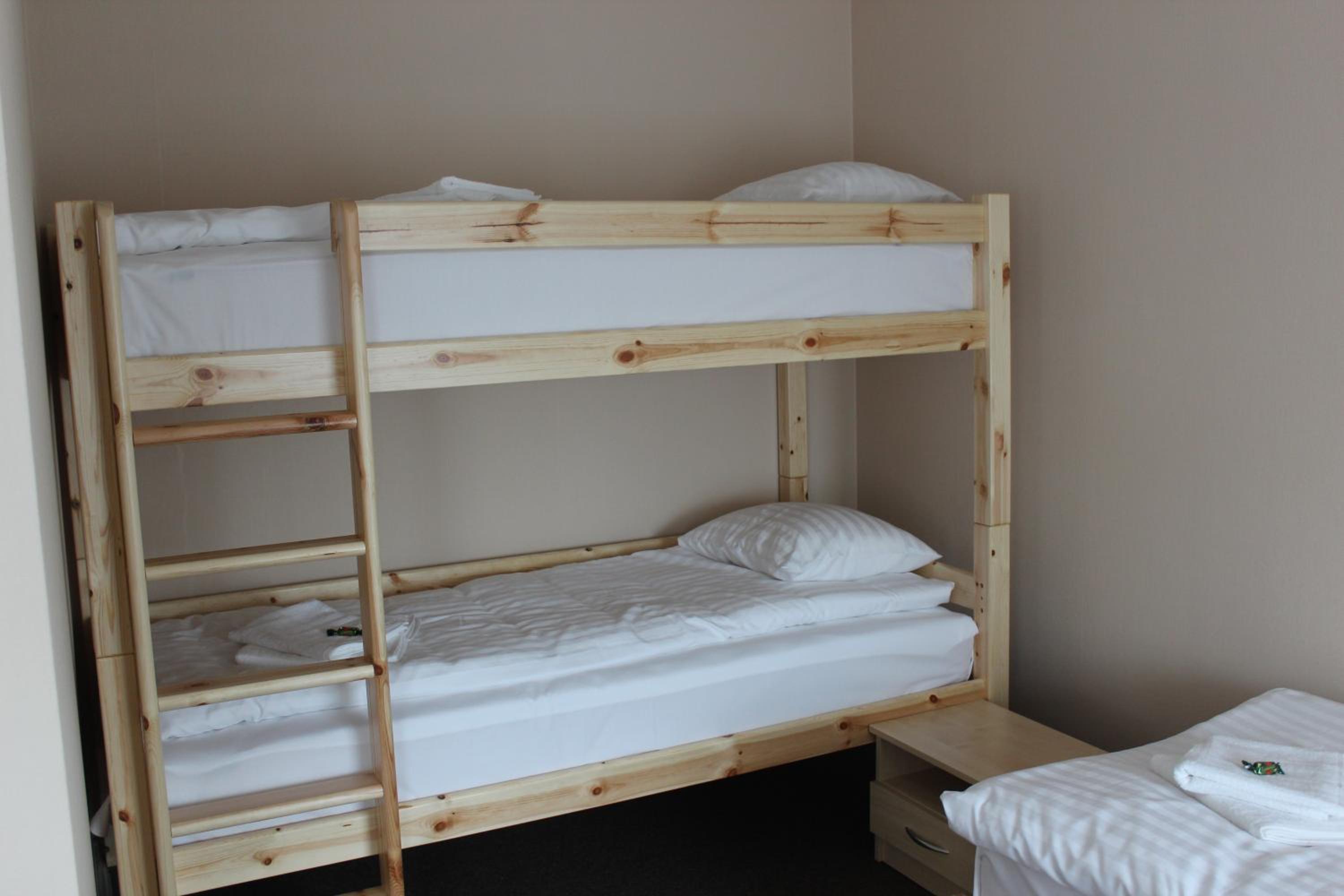 Quadruple Room with Private Bathroom - Photo 5