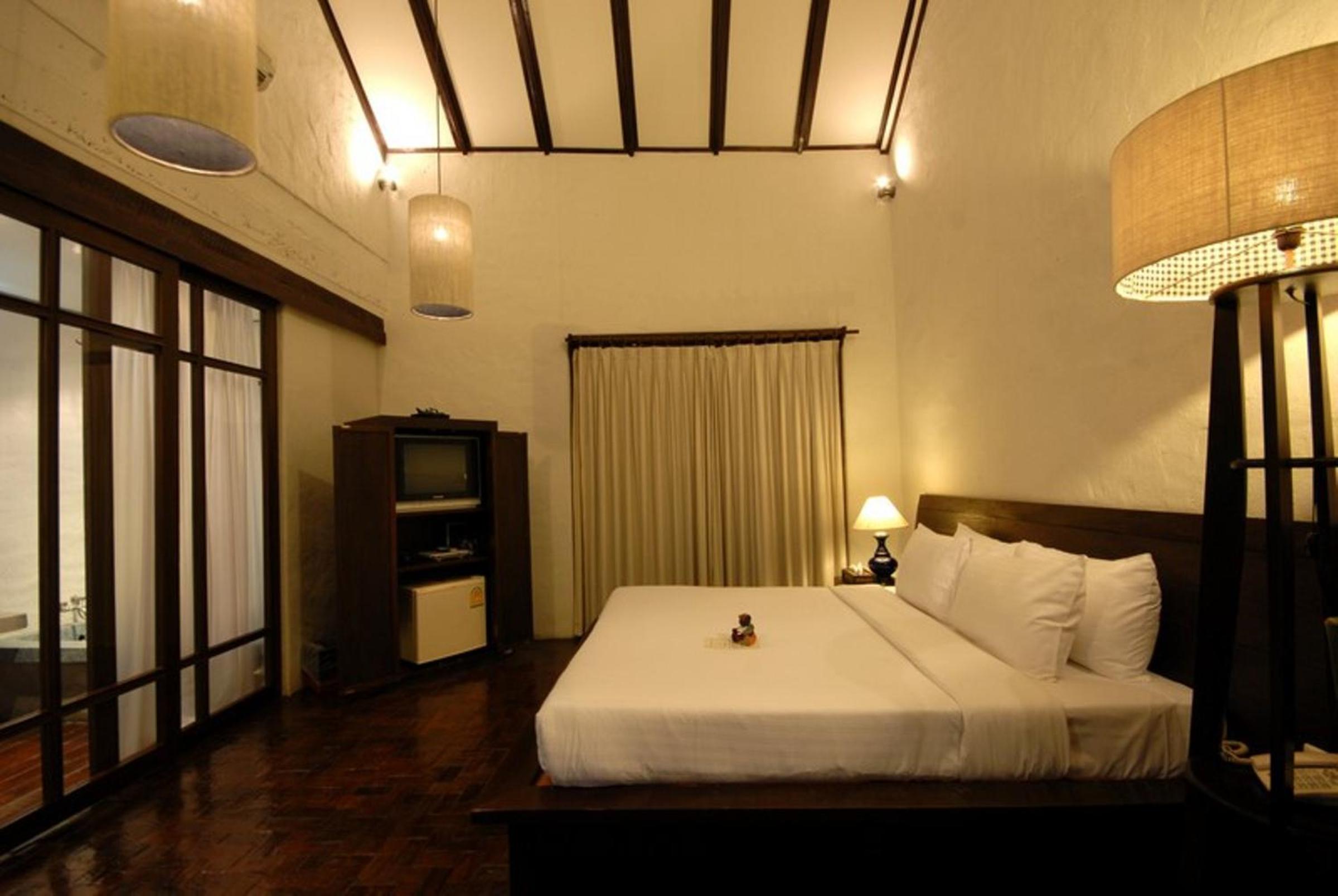 Deluxe Double or Twin Room - Photo 13