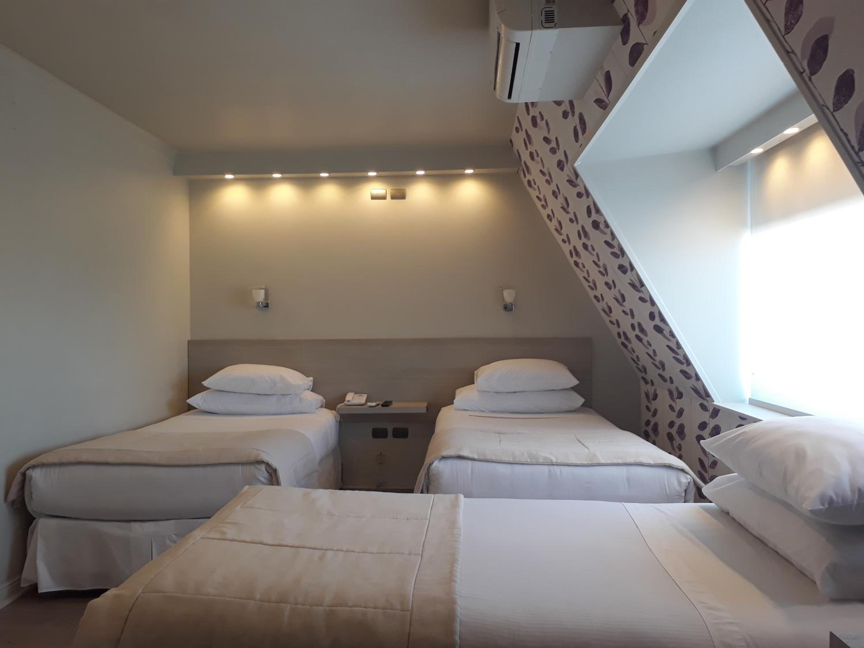 Standard Triple Room photo 2