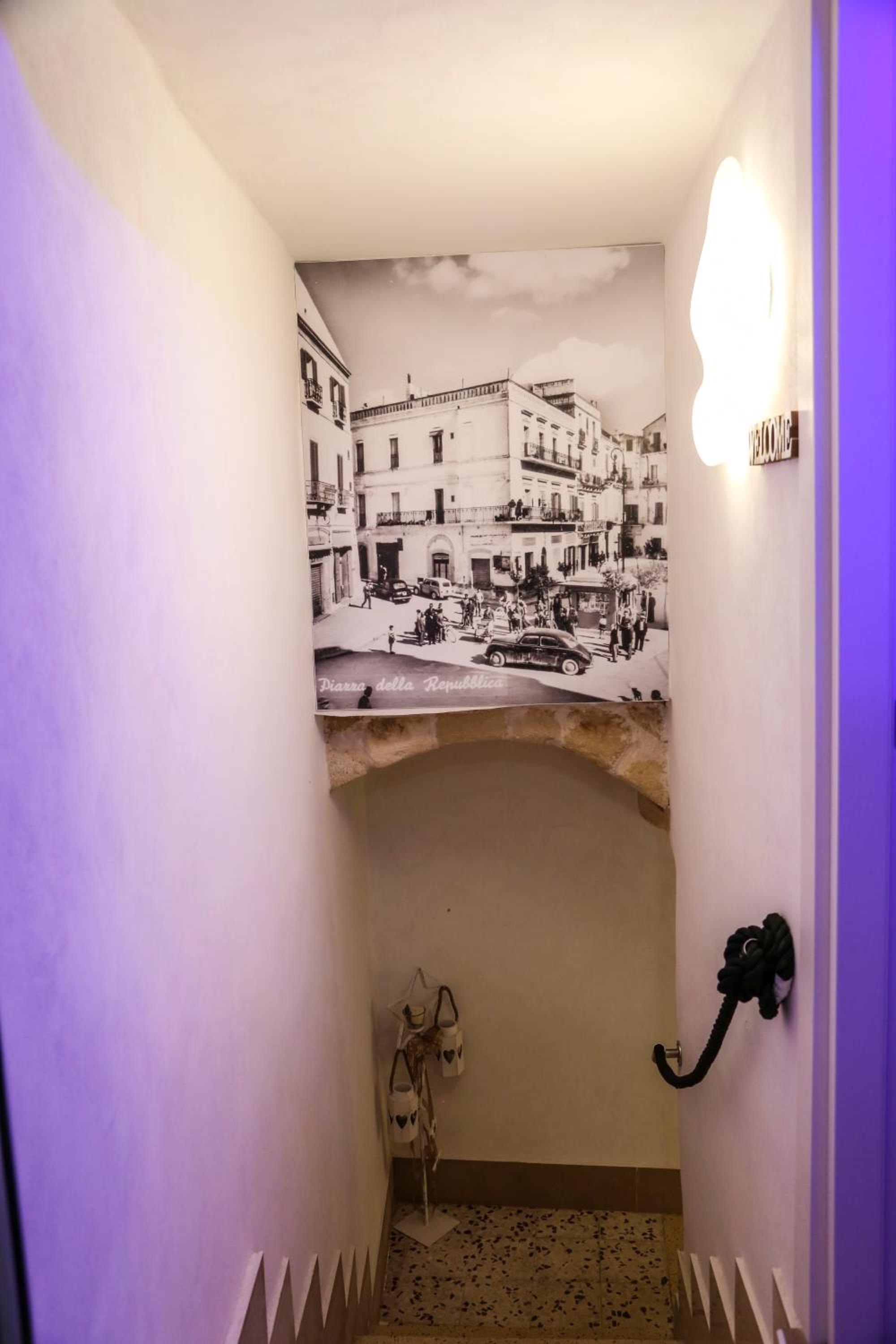 Junior Suite with Balcony - Photo 10