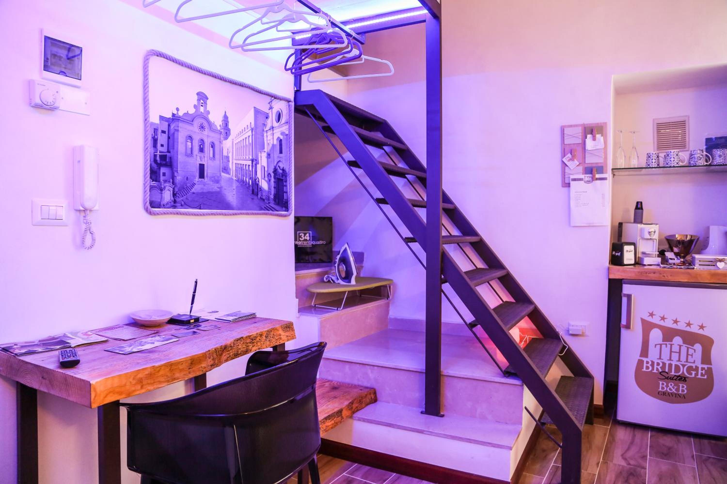 Junior Suite with Balcony - Photo 5