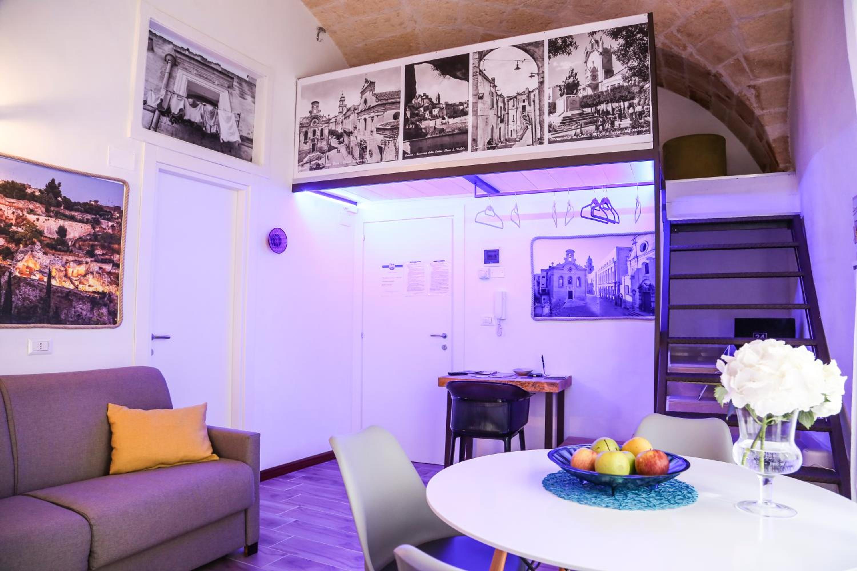 Junior Suite with Balcony - Photo 16