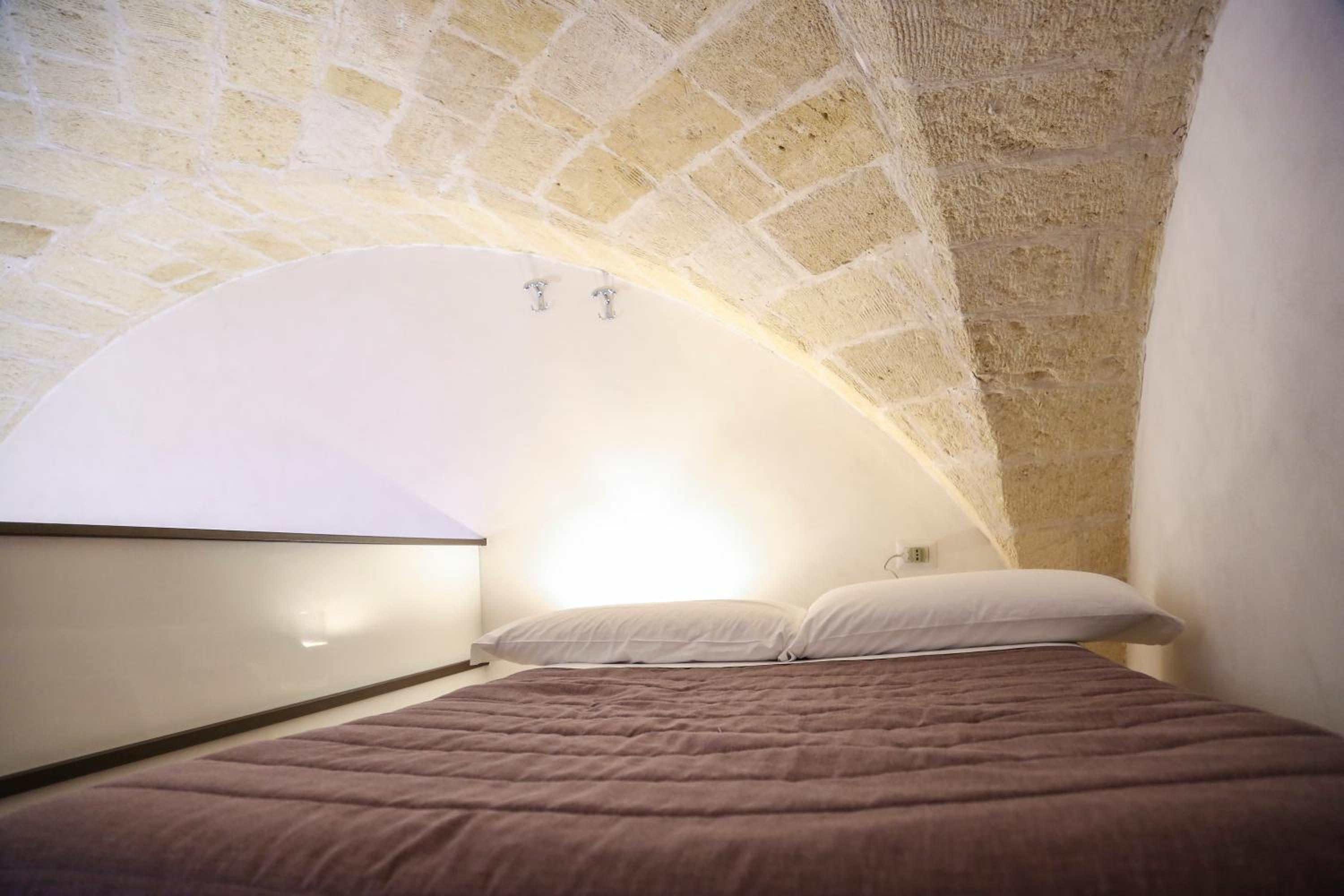Junior Suite with Balcony - Photo 28