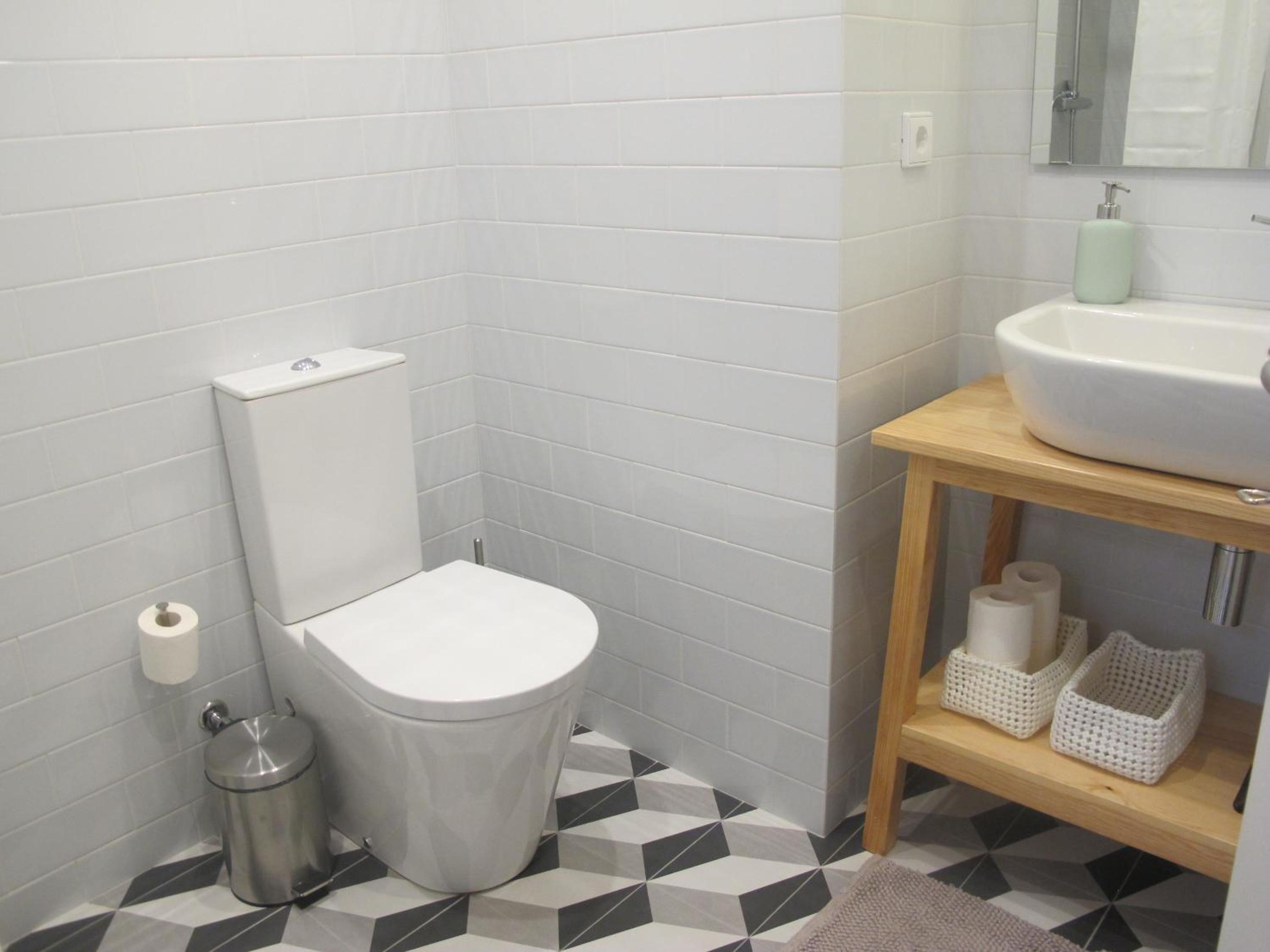 Two-Bedroom House - Photo 6