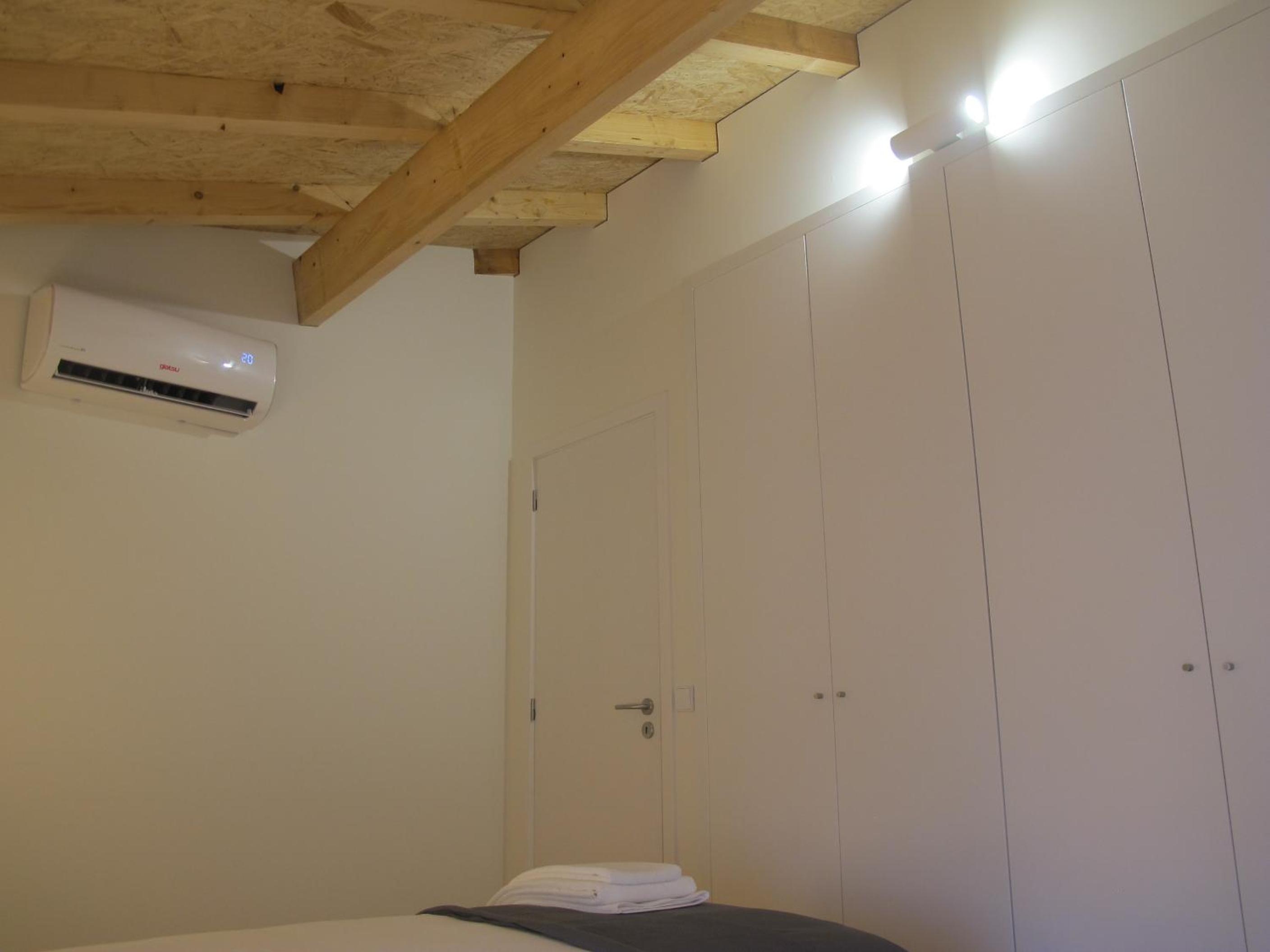 Two-Bedroom House - Photo 17