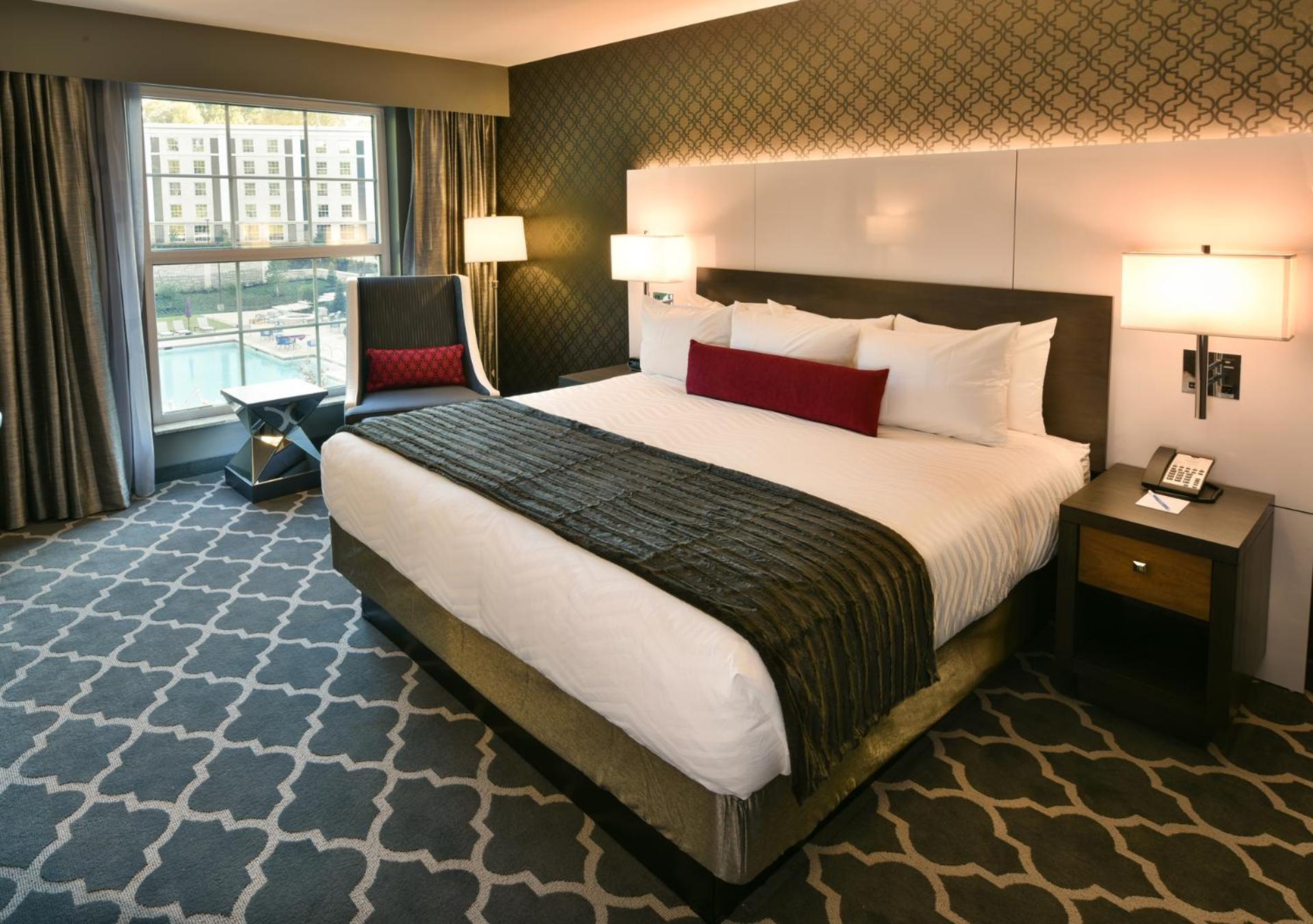 Superior King Room with Courtyard View - Connecting photo 1