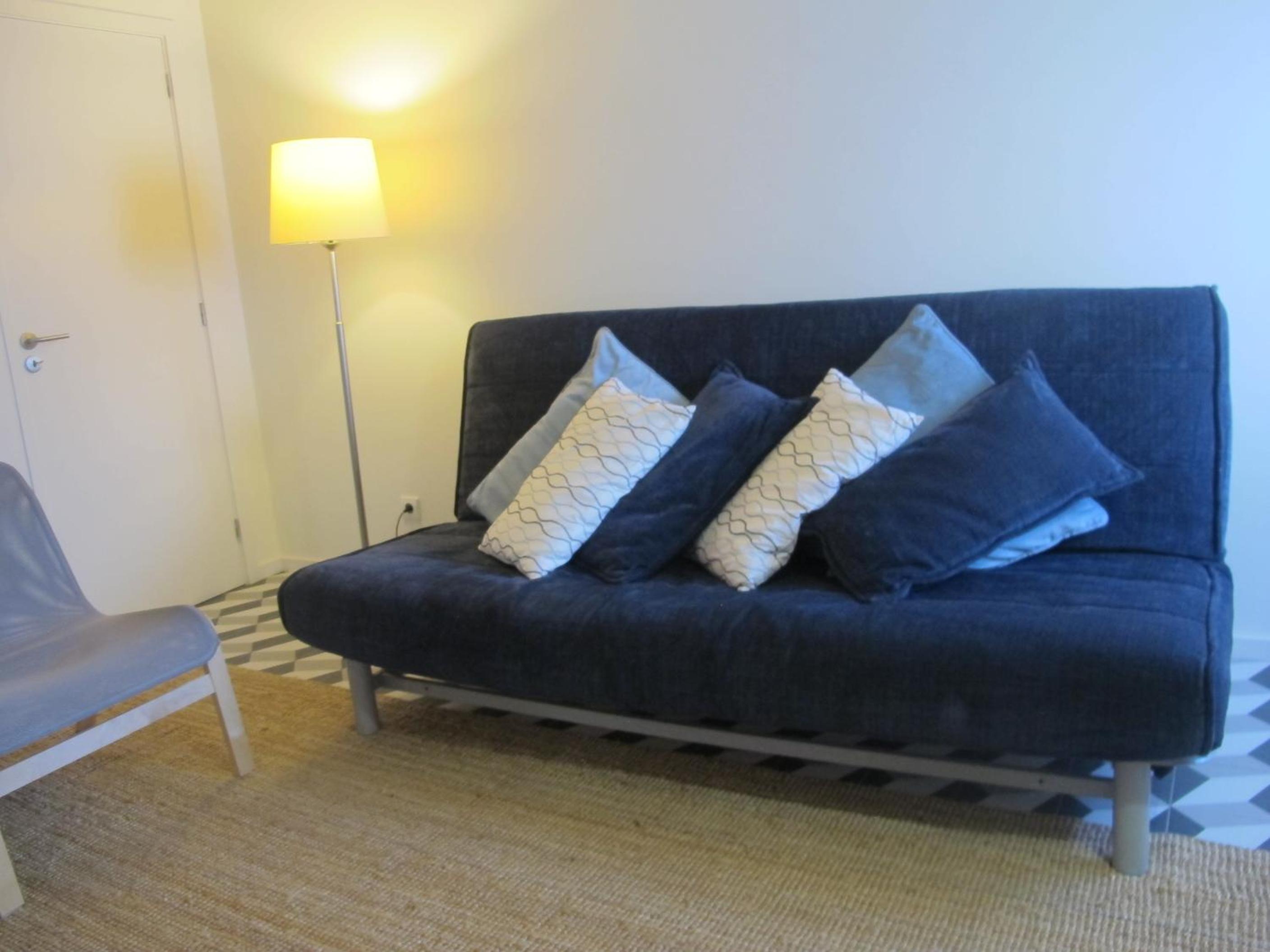 Two-Bedroom House - Photo 22