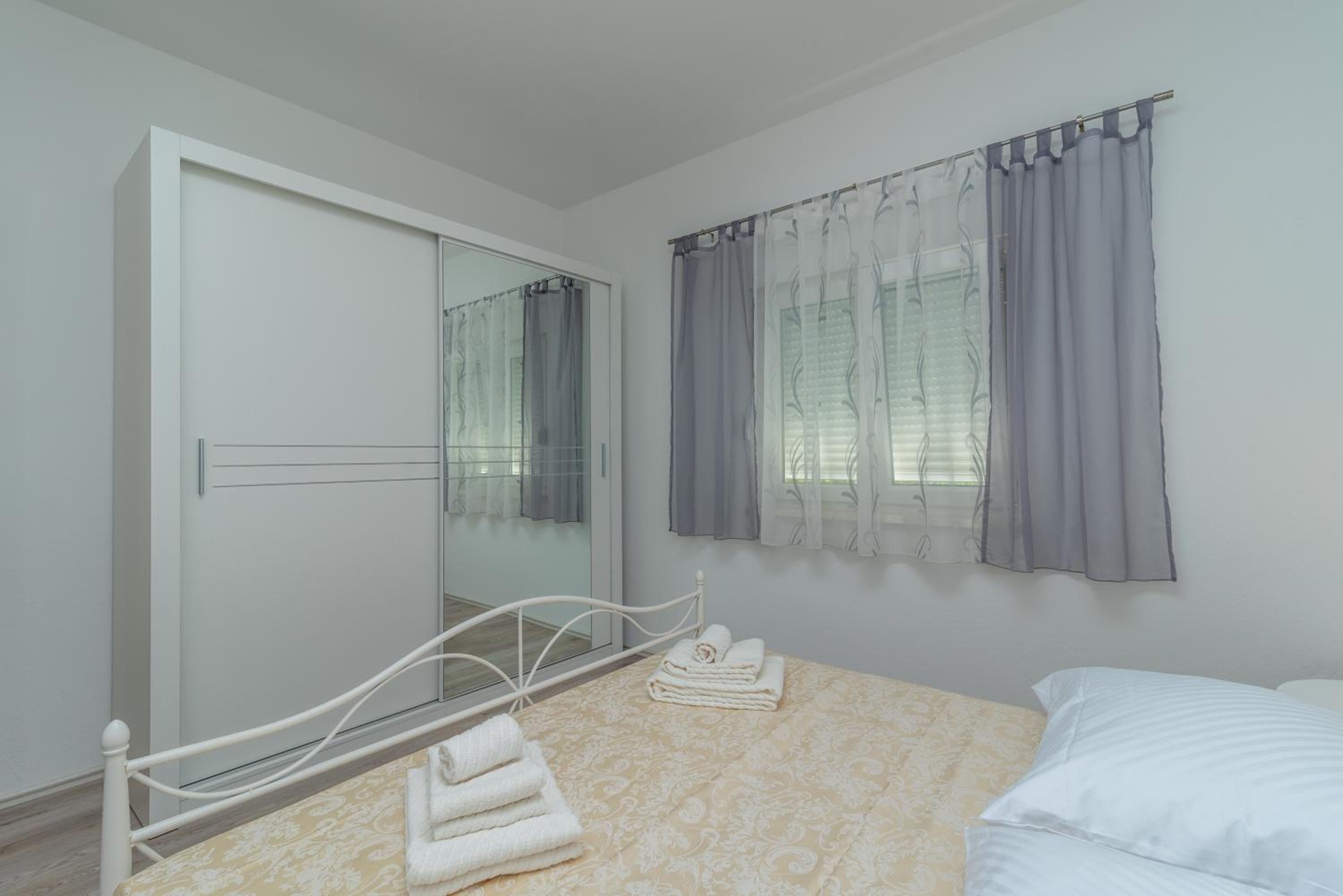 Apartment - Photo 8