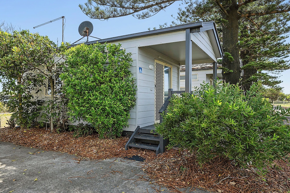 Standard Cabin - Sleeps 4 photo 1
