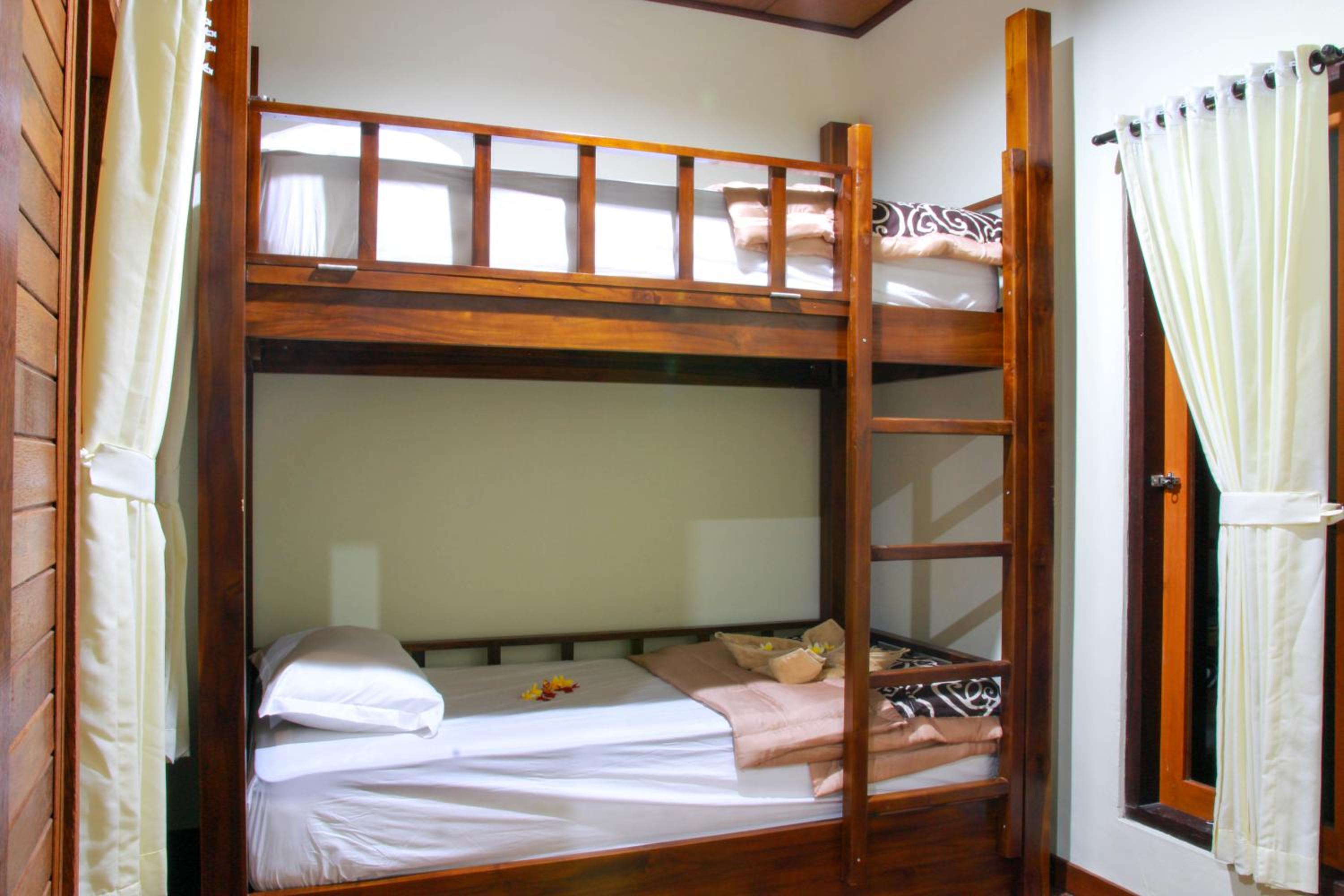 Single Bed in 6-Bed Dormitory Room photo 3