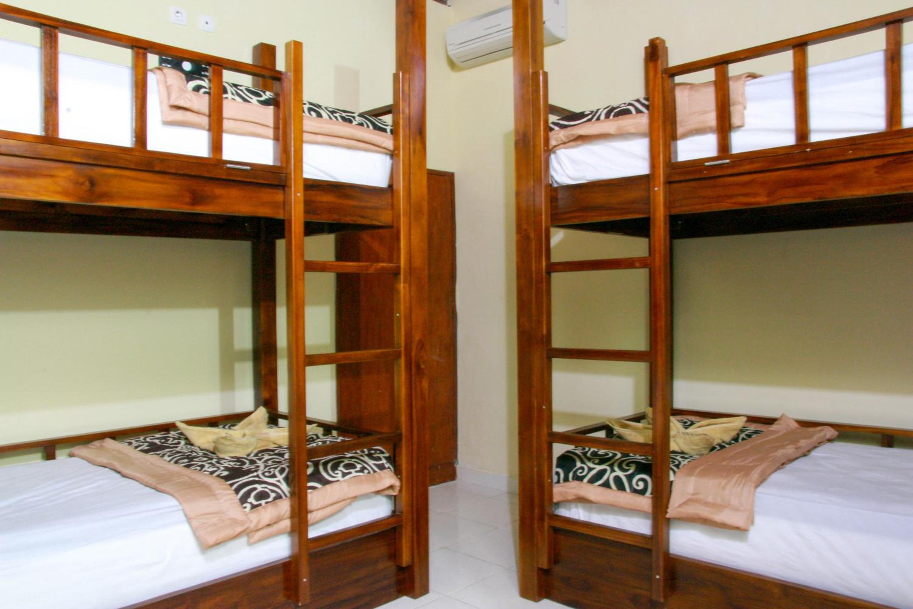Single Bed in Dormitory Room photo 1