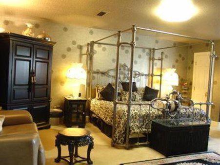King Suite with Pool View - Photo 3