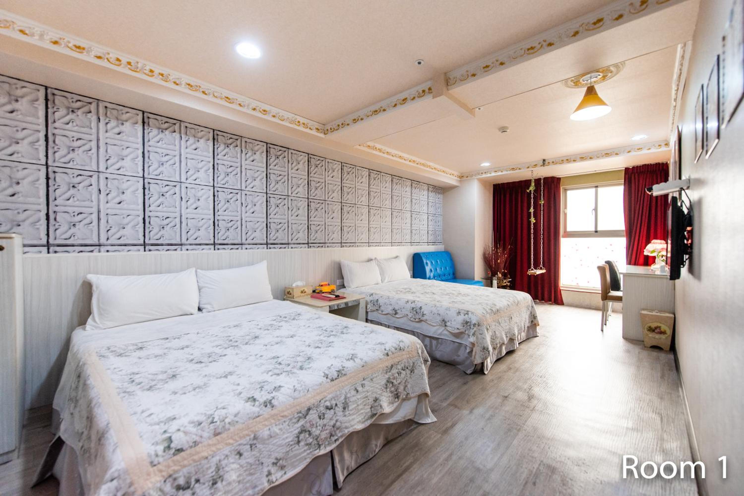 Superior Double Room with Bathtub