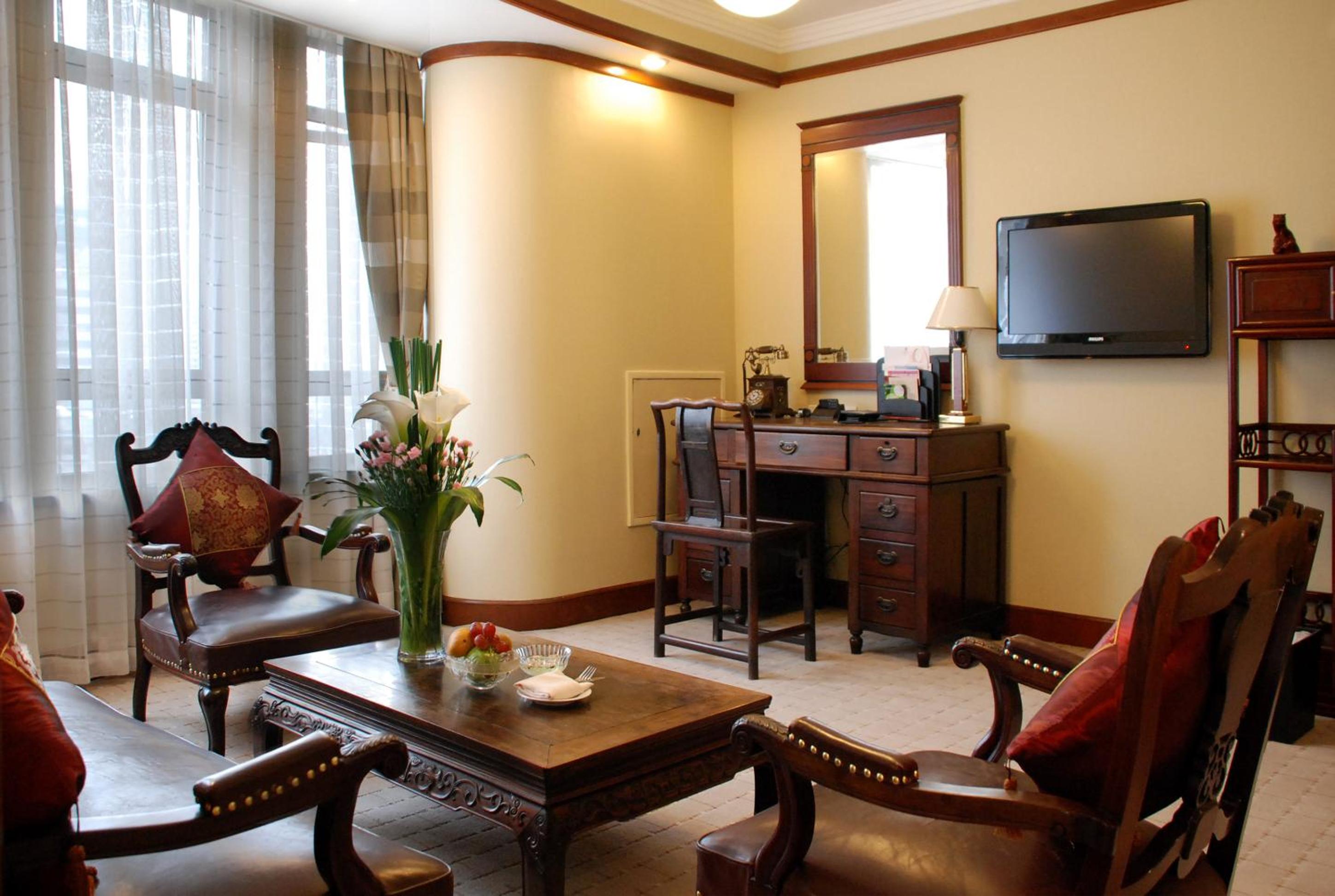 Deluxe Double Suite - Free Shanghai bus tour ticket per stay (two person), photo 6